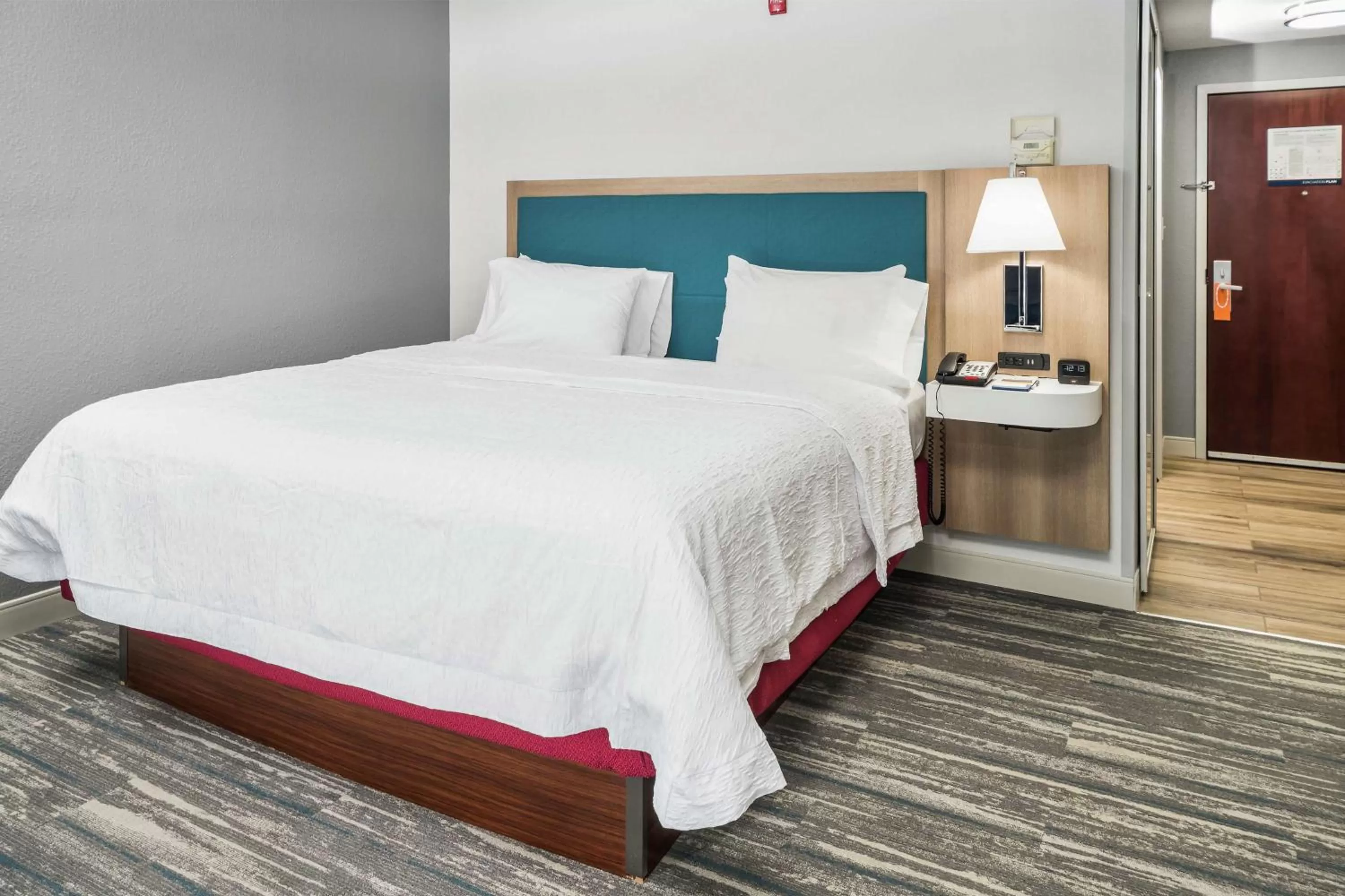 Bed in Hampton Inn Wilson Downtown