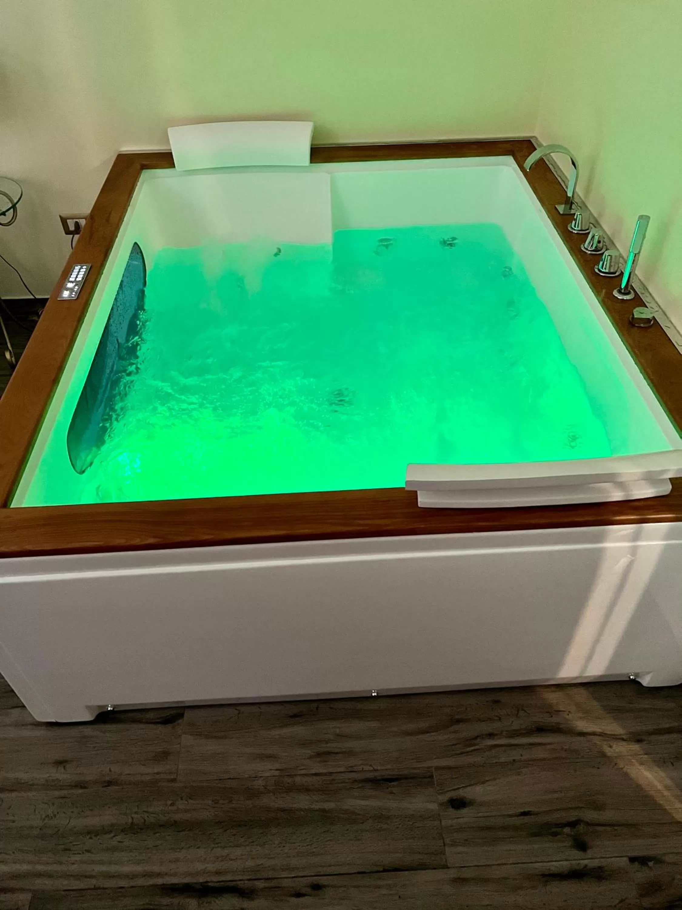 Hot Tub in Duca di Uzeda Bed and Breakfast