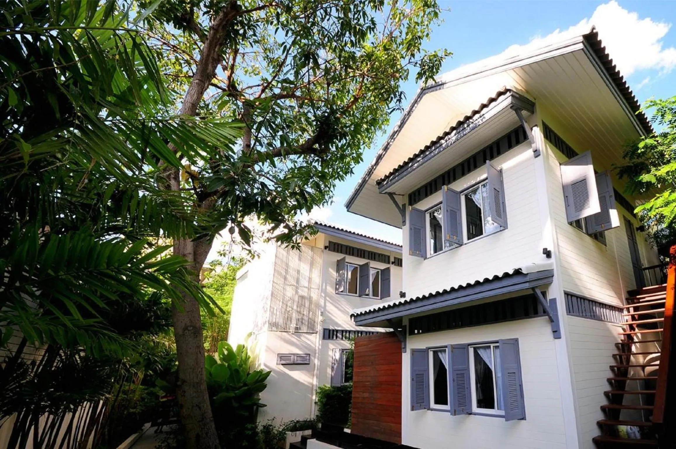 Facade/entrance in Baan Noppawong