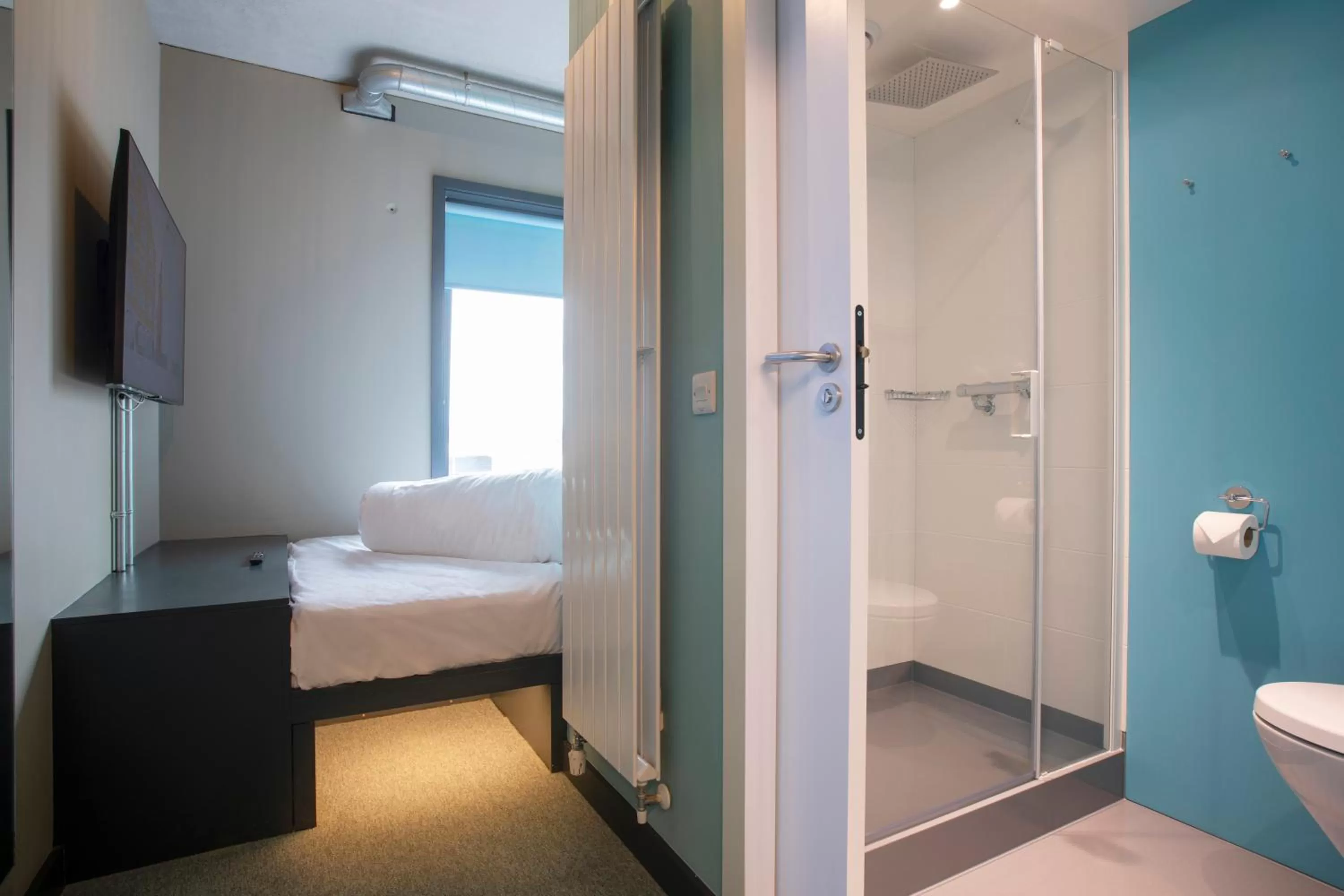 Bedroom, Bathroom in REZz Cork