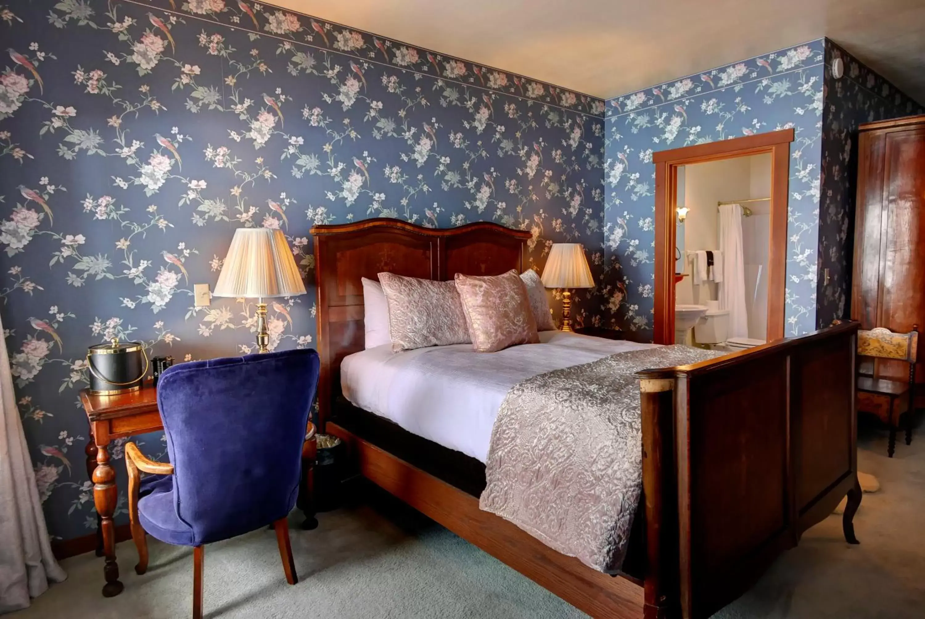 Queen Room in Casia Lodge and Ranch Queen Room in Casia Lodge and Ranch