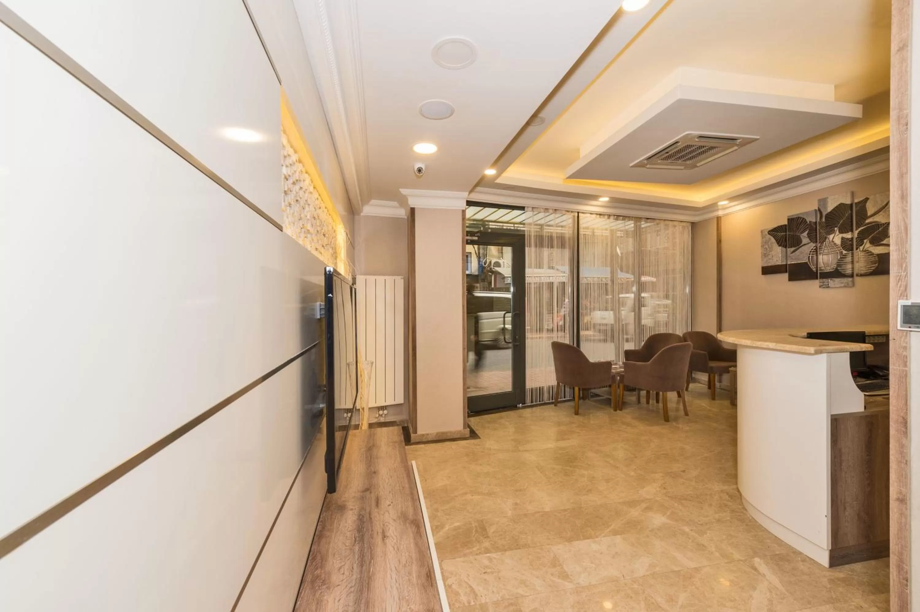 Lobby or reception in Alphonse Hotel