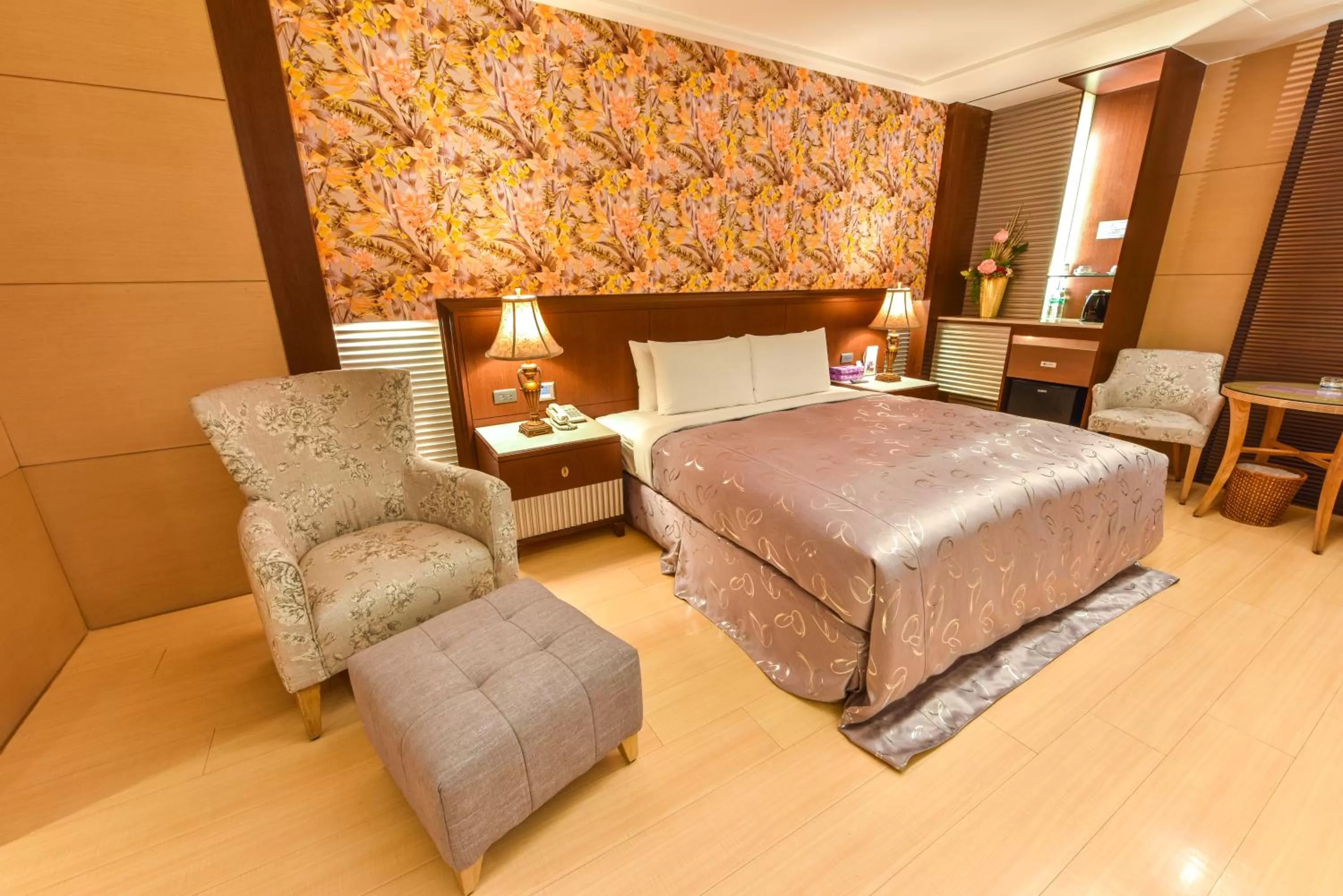 Bed in Purple Garden Motel