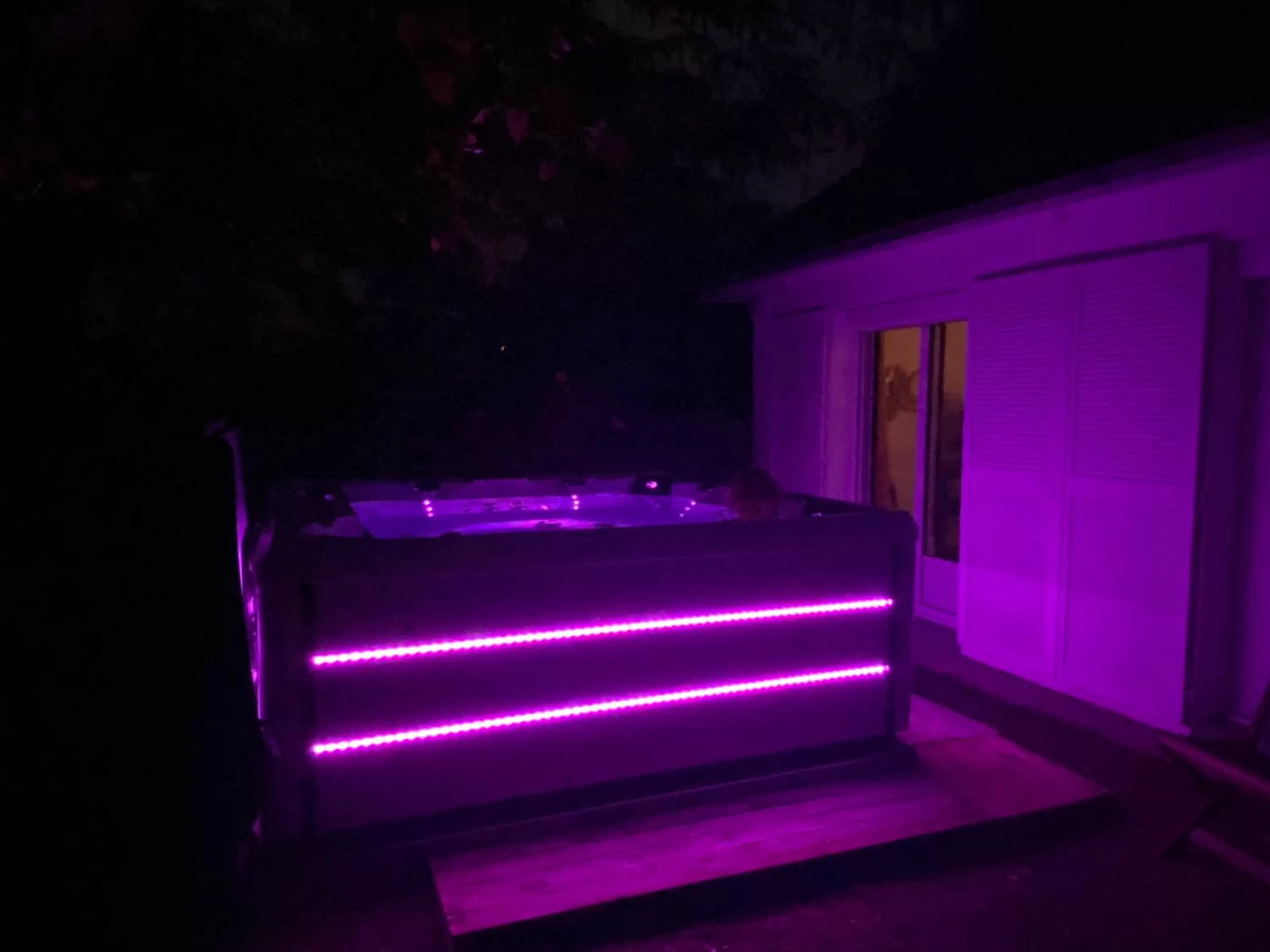 Hot Tub in Chambre ambiance campagne chic