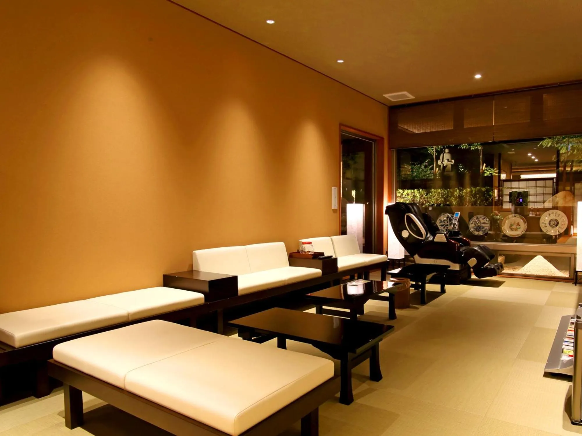 Communal lounge/ TV room in Okuno Hosomichi