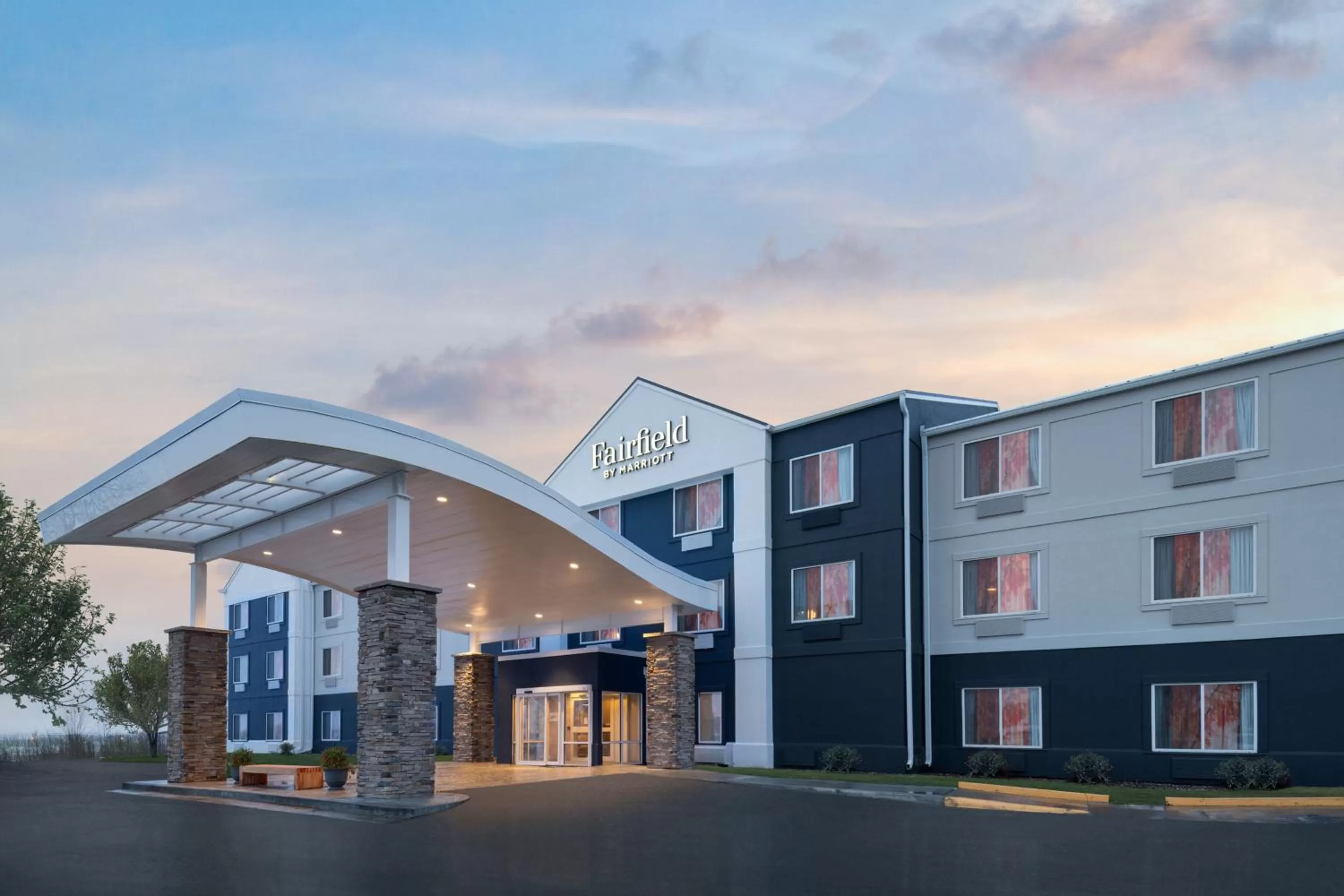 Property building in Fairfield Inn & Suites Kansas City Airport