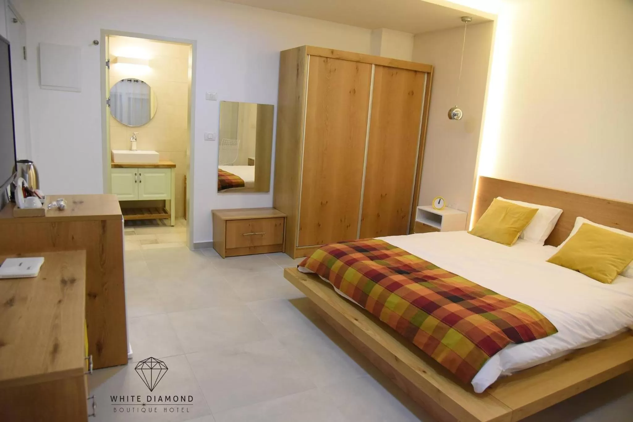 Bed in White Diamond