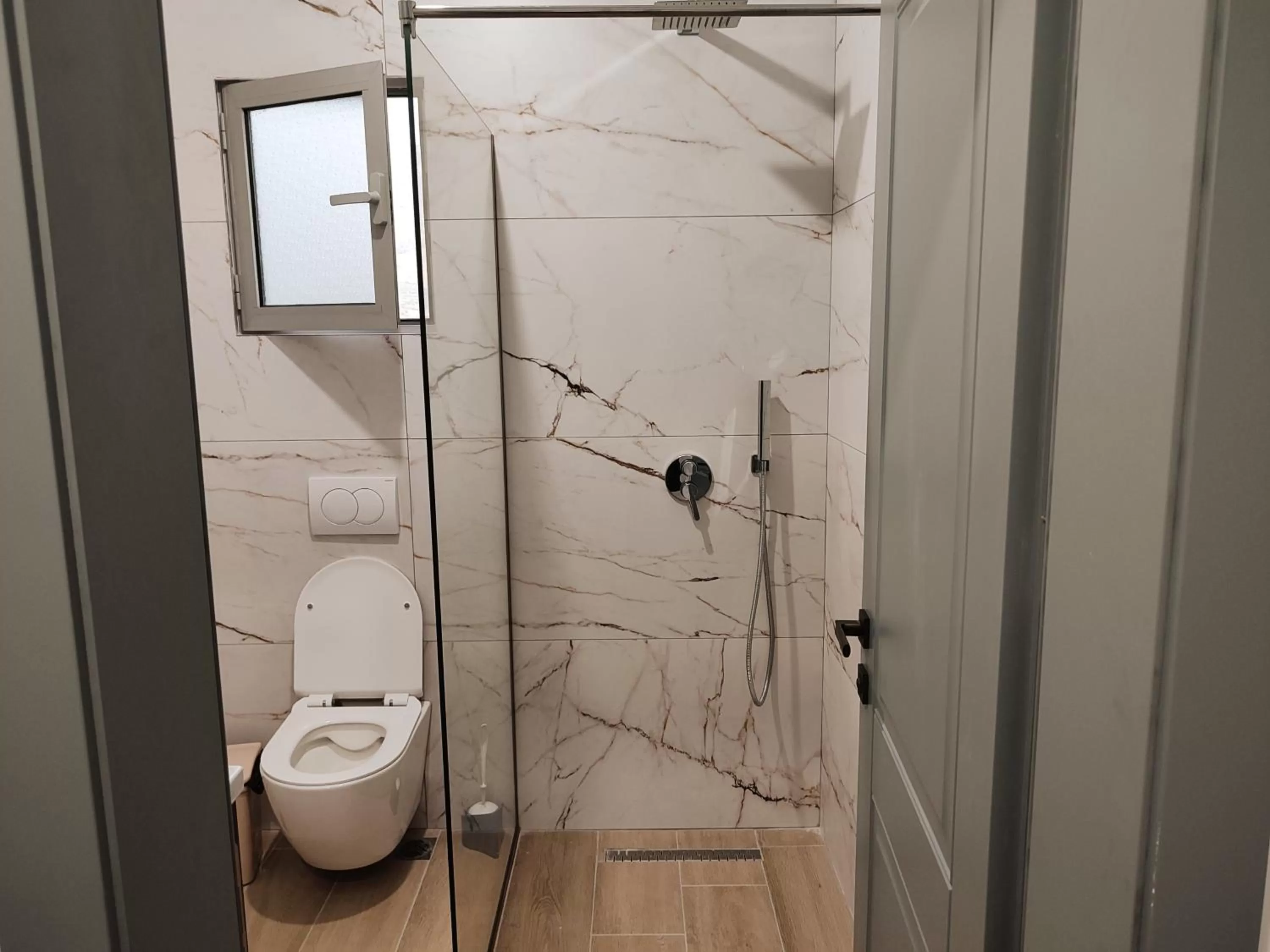 Shower in Petros rooms