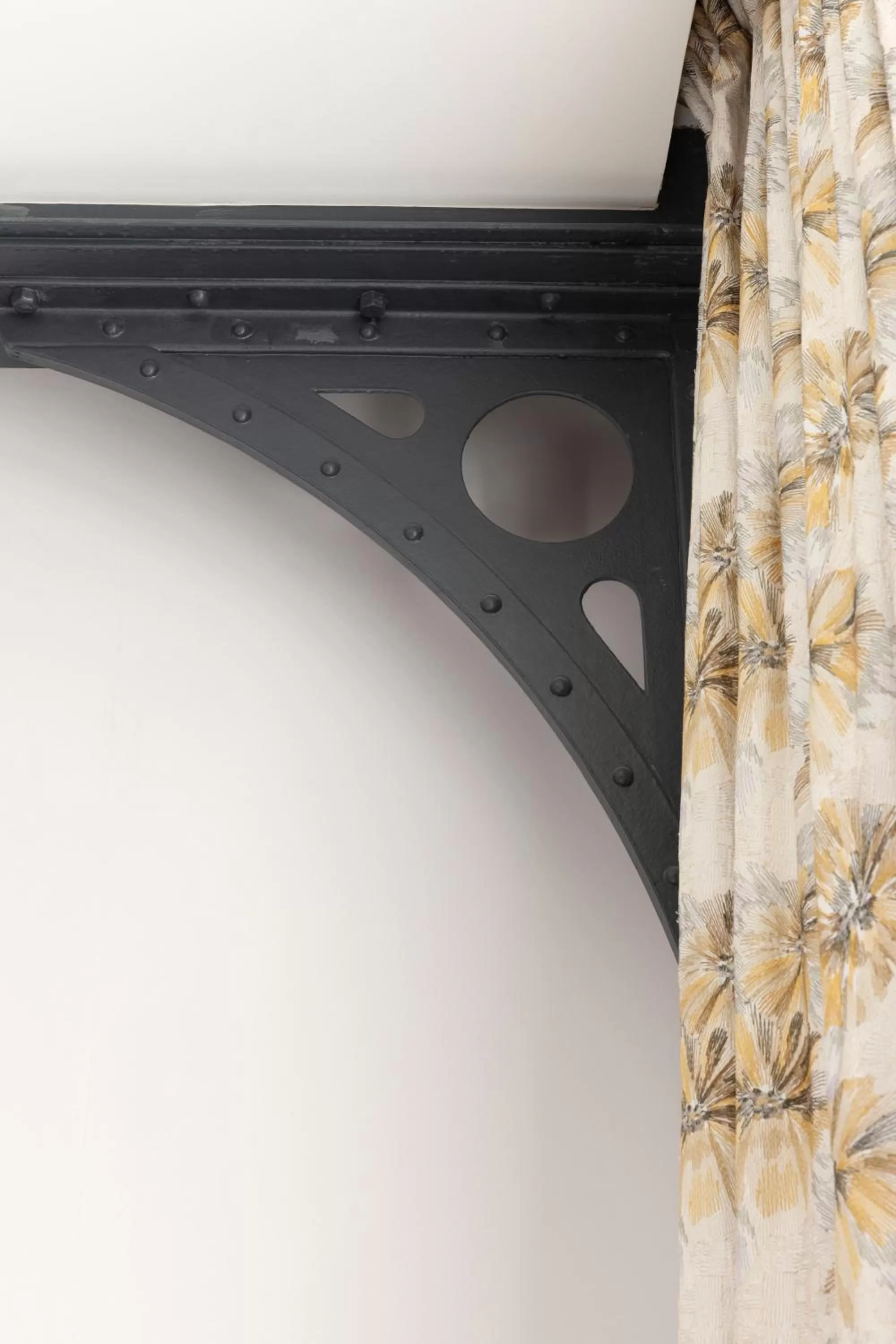 Decorative detail in Hôtel Fabric