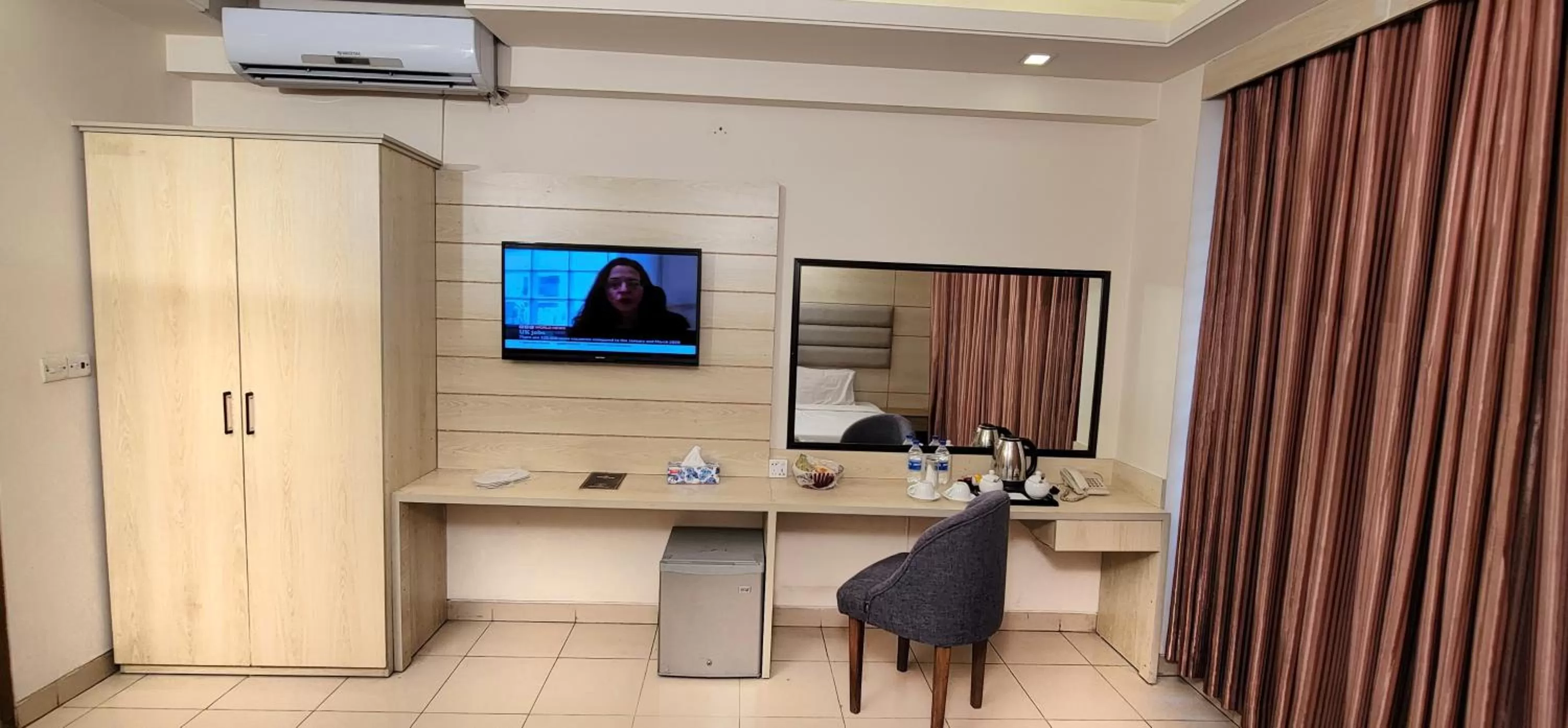 Seating area in Hotel Afford Inn