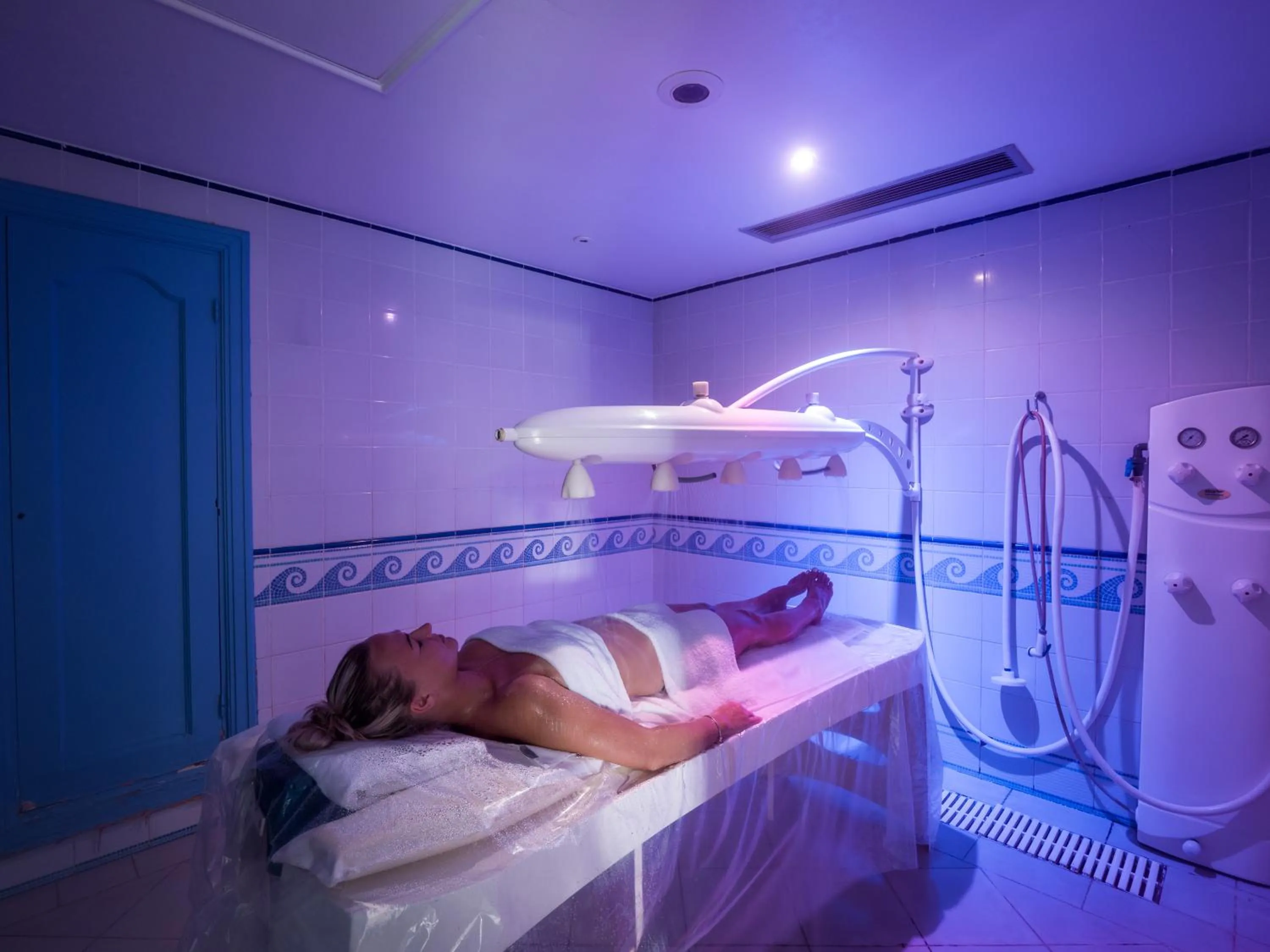 Massage, Bed in The Cascades Golf Resort, Spa & Thalasso