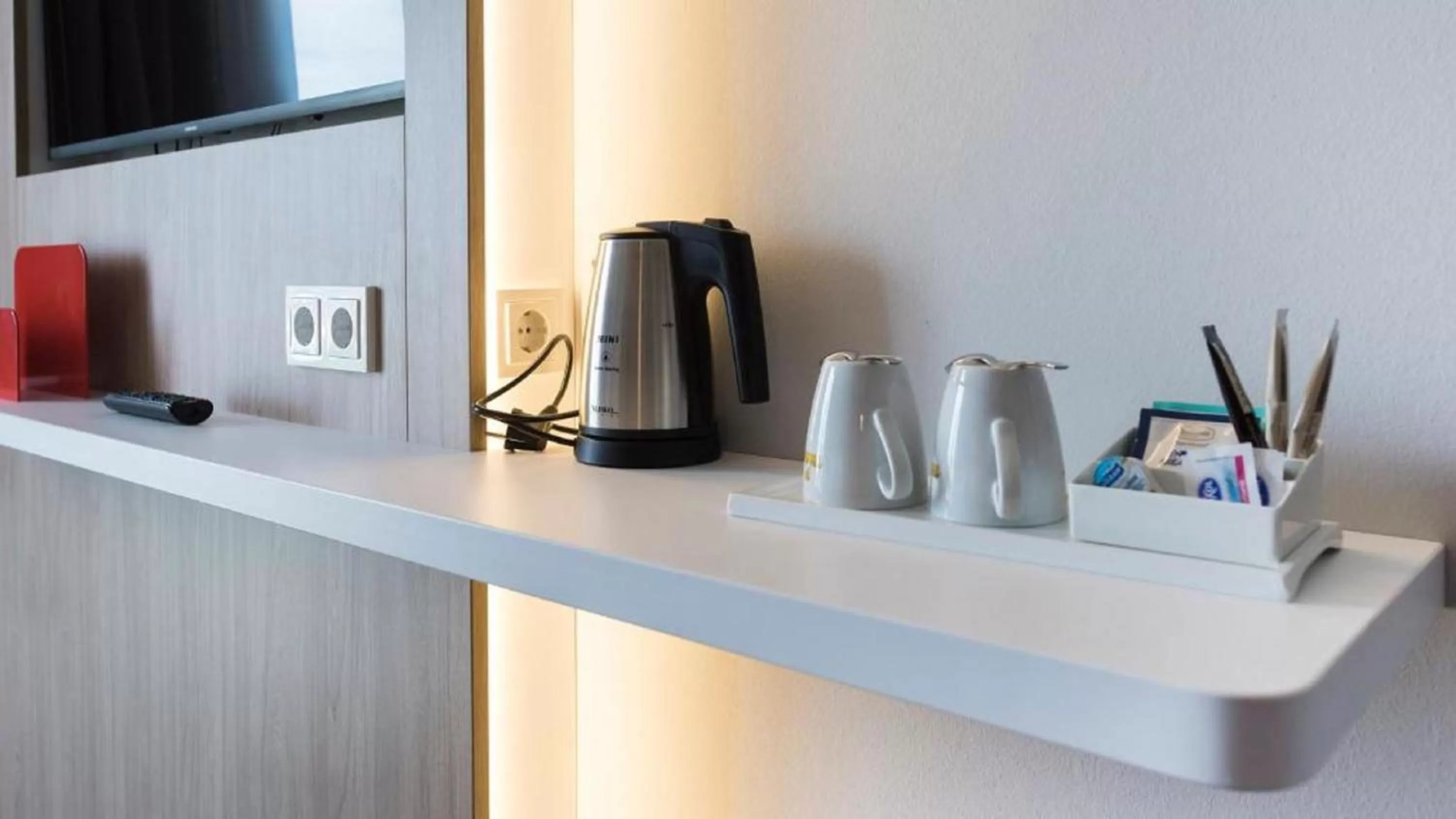 Coffee/tea facilities in Holiday Inn Express - Wiesbaden by IHG