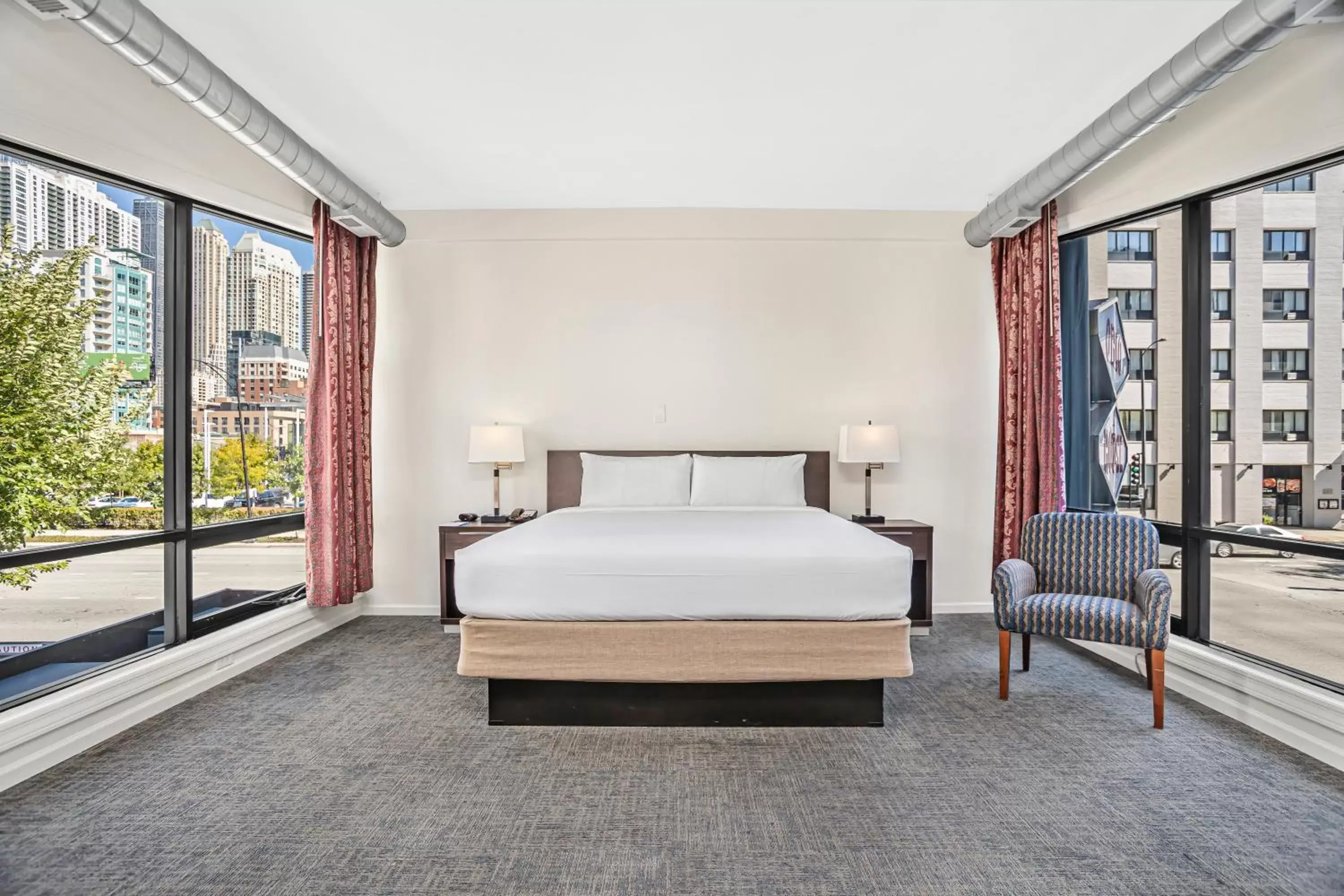 King Suite with Sofa Bed - Non-Smoking in Ohio House Motel King Suite with Sofa Bed - Non-Smoking in Ohio House Motel