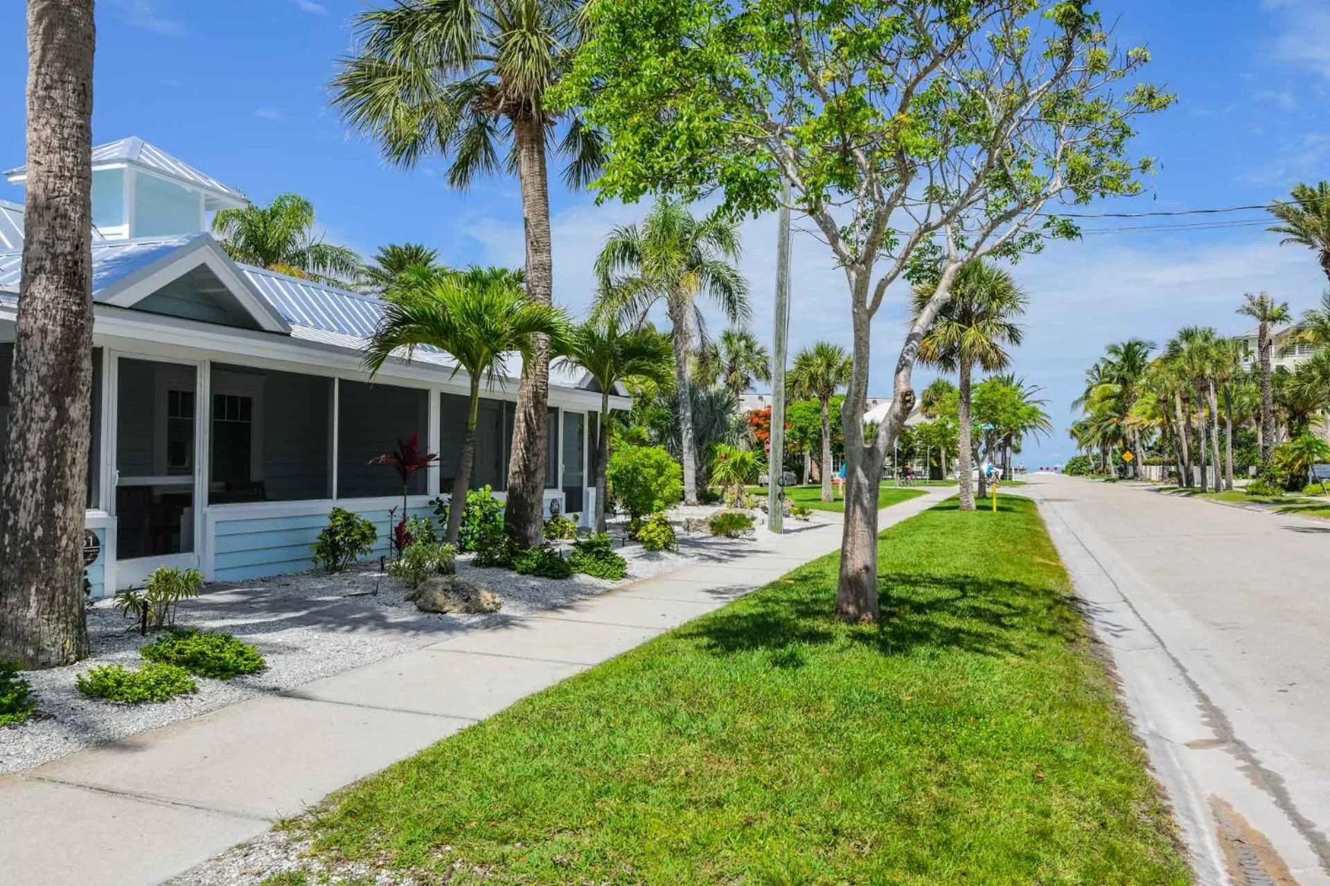 Property building in Tropical Breeze Resort