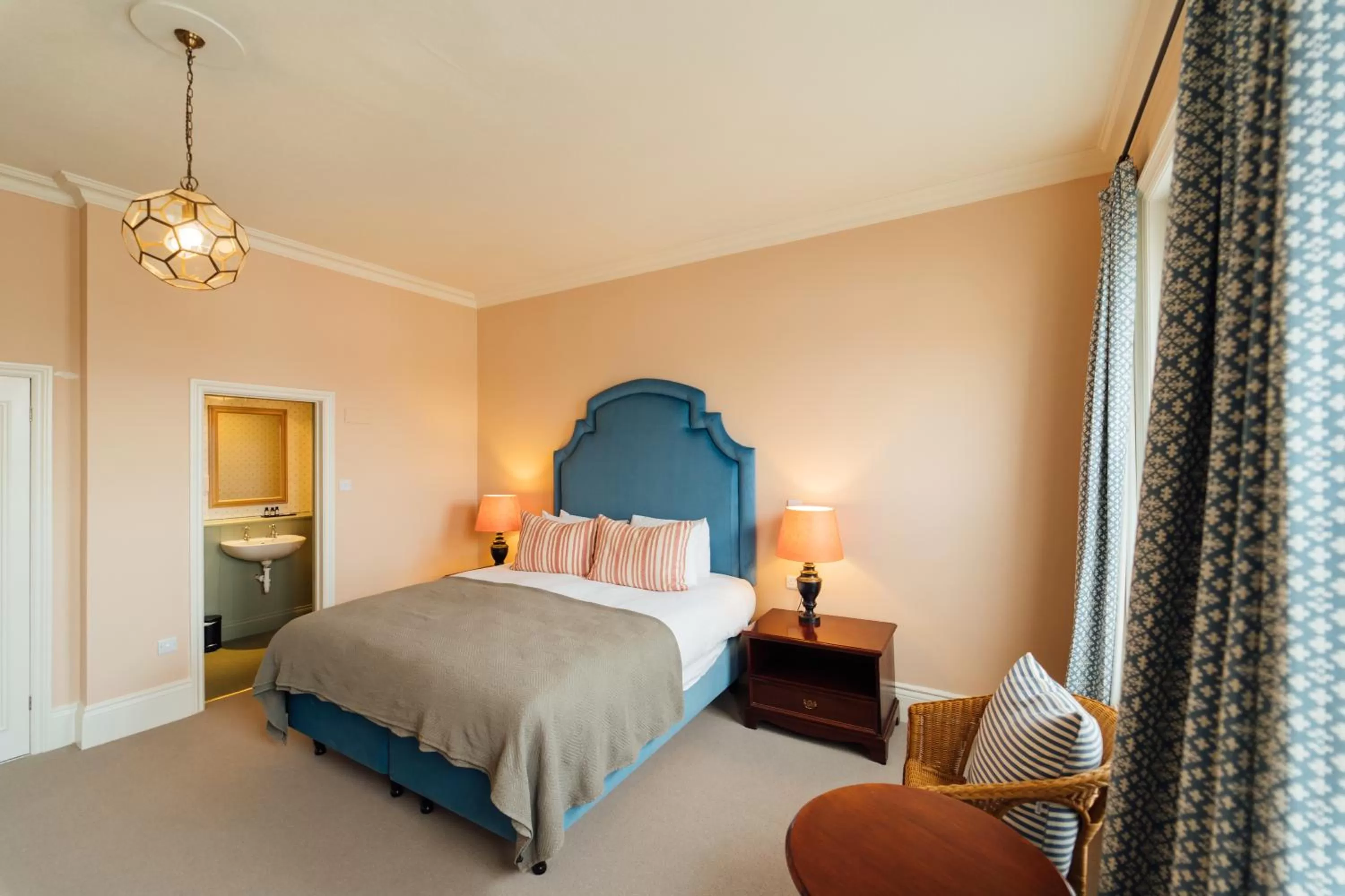 Bed in The Green Dragon Hotel