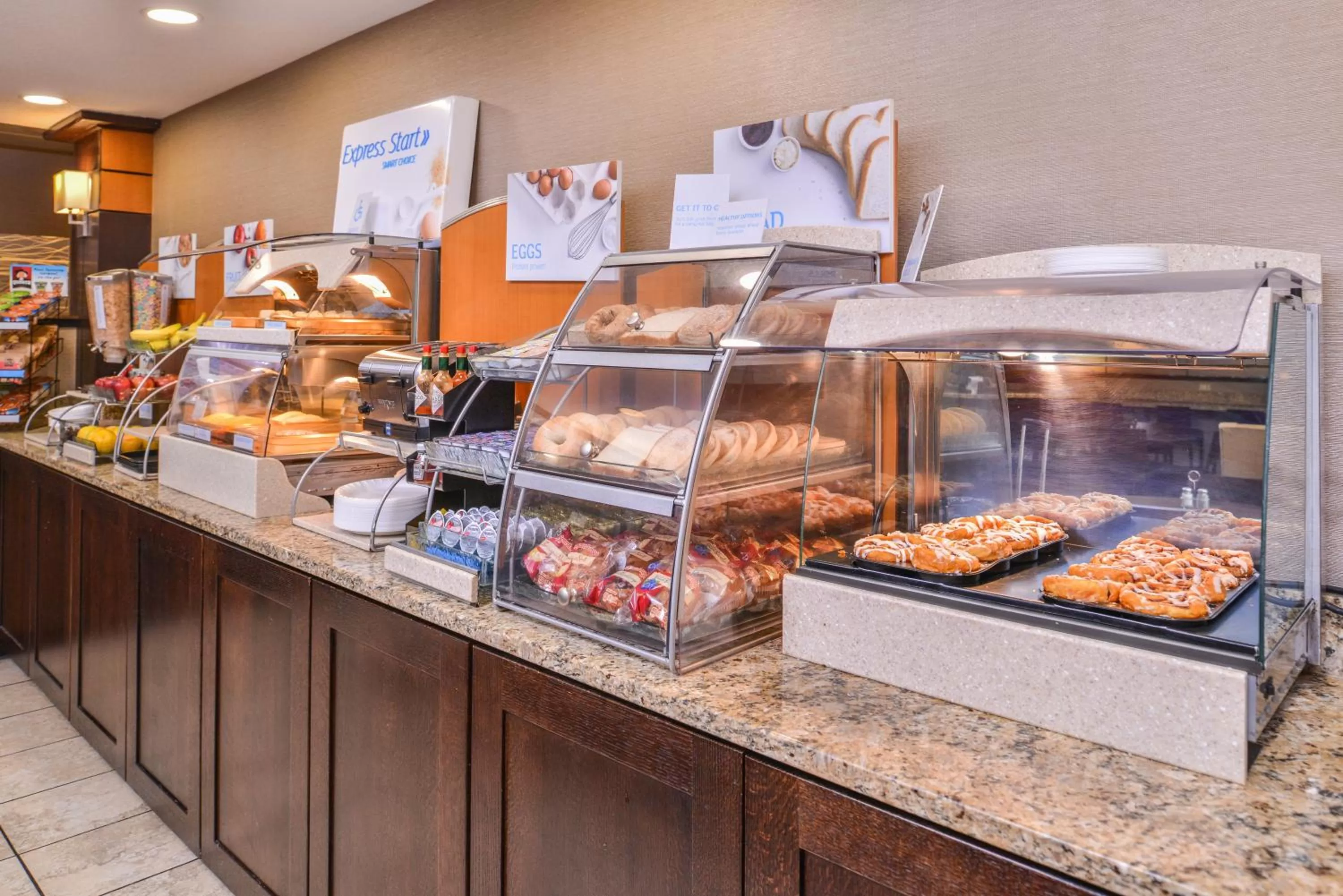 Breakfast in Holiday Inn Express & Suites Topeka West I-70 Wanamaker by IHG