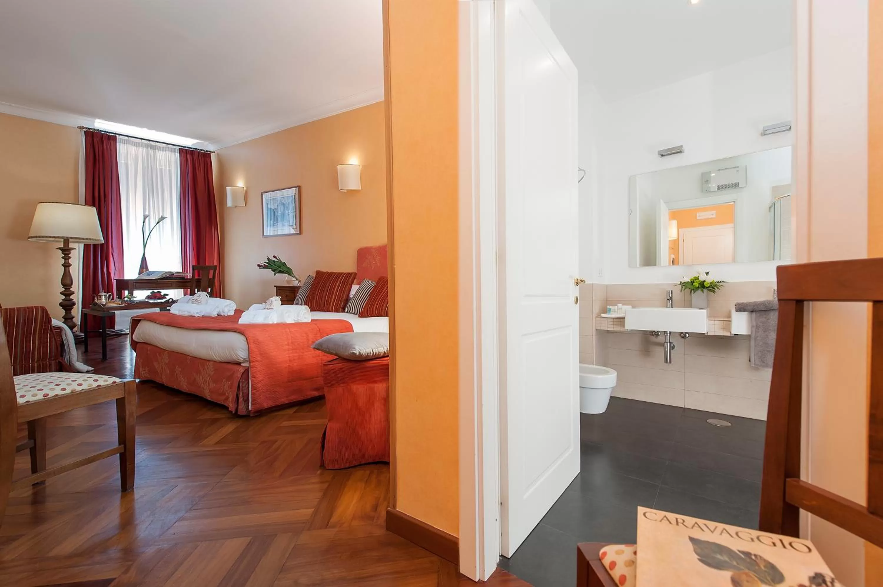 Bedroom, Bed in All'Orologio