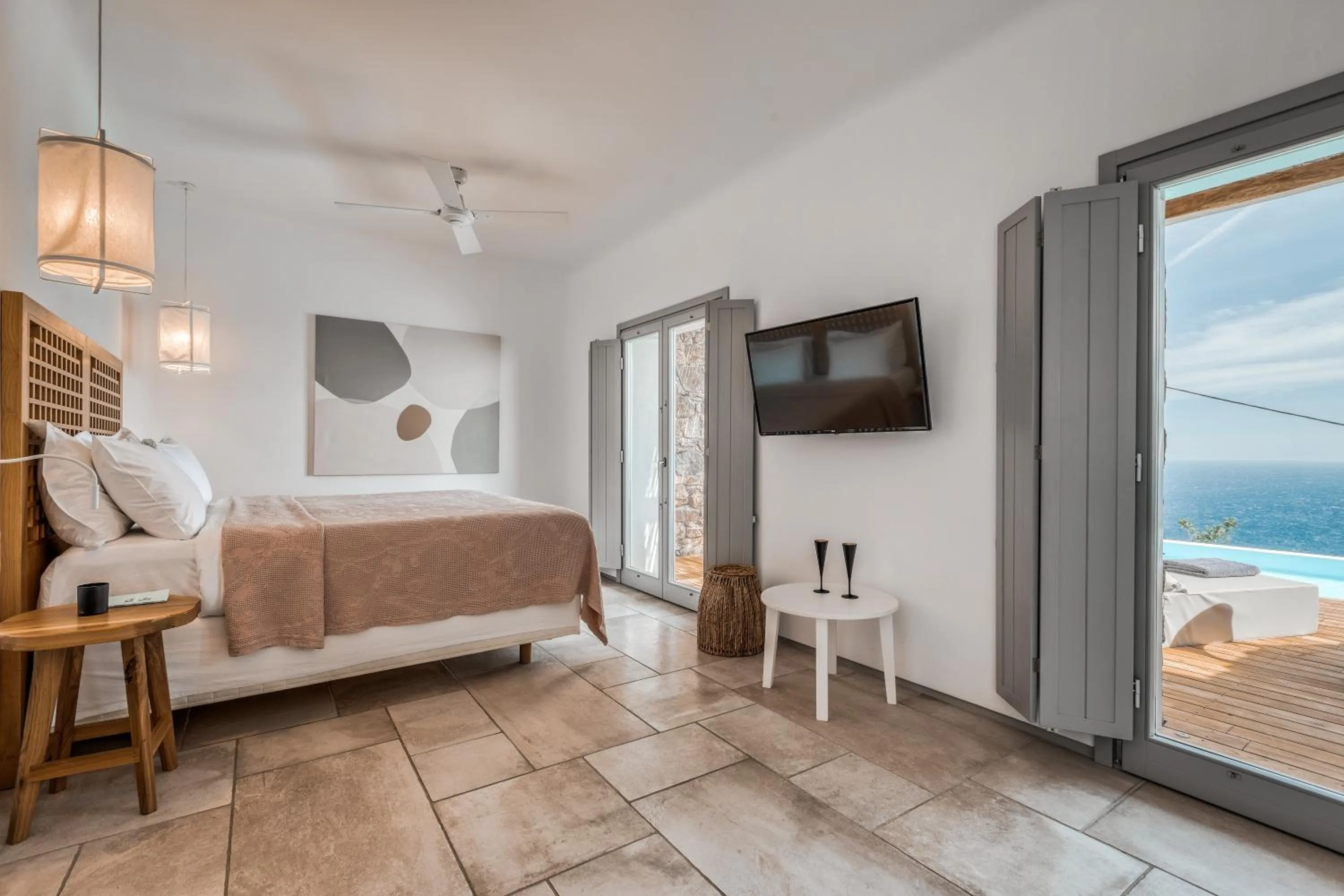 Photo of the whole room, Bed in Alissachni Mykonos