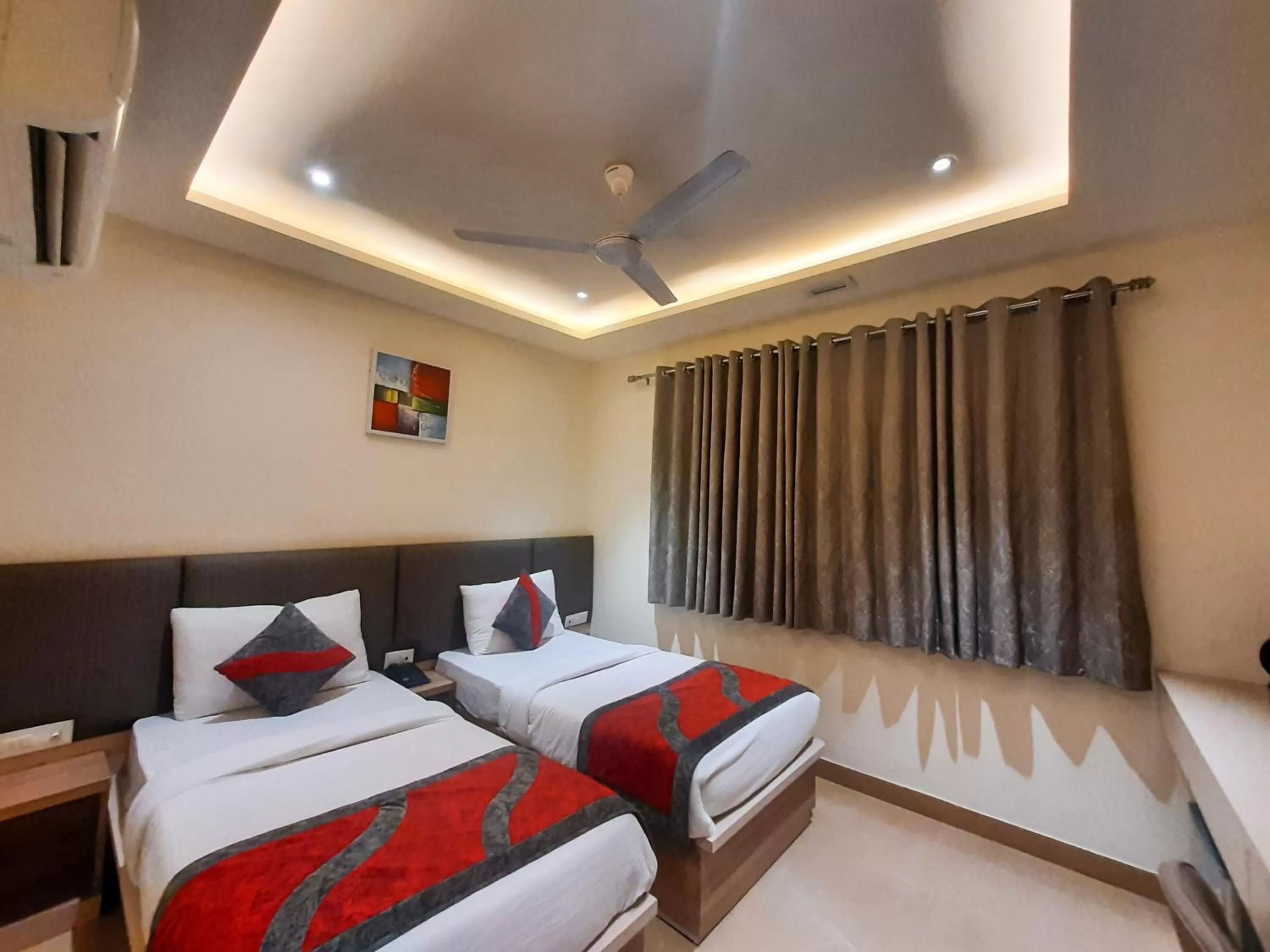 Bedroom, Bed in Hotel Tripple Tree - Near Ganga Ram & BLK Hospital - Karol Bagh