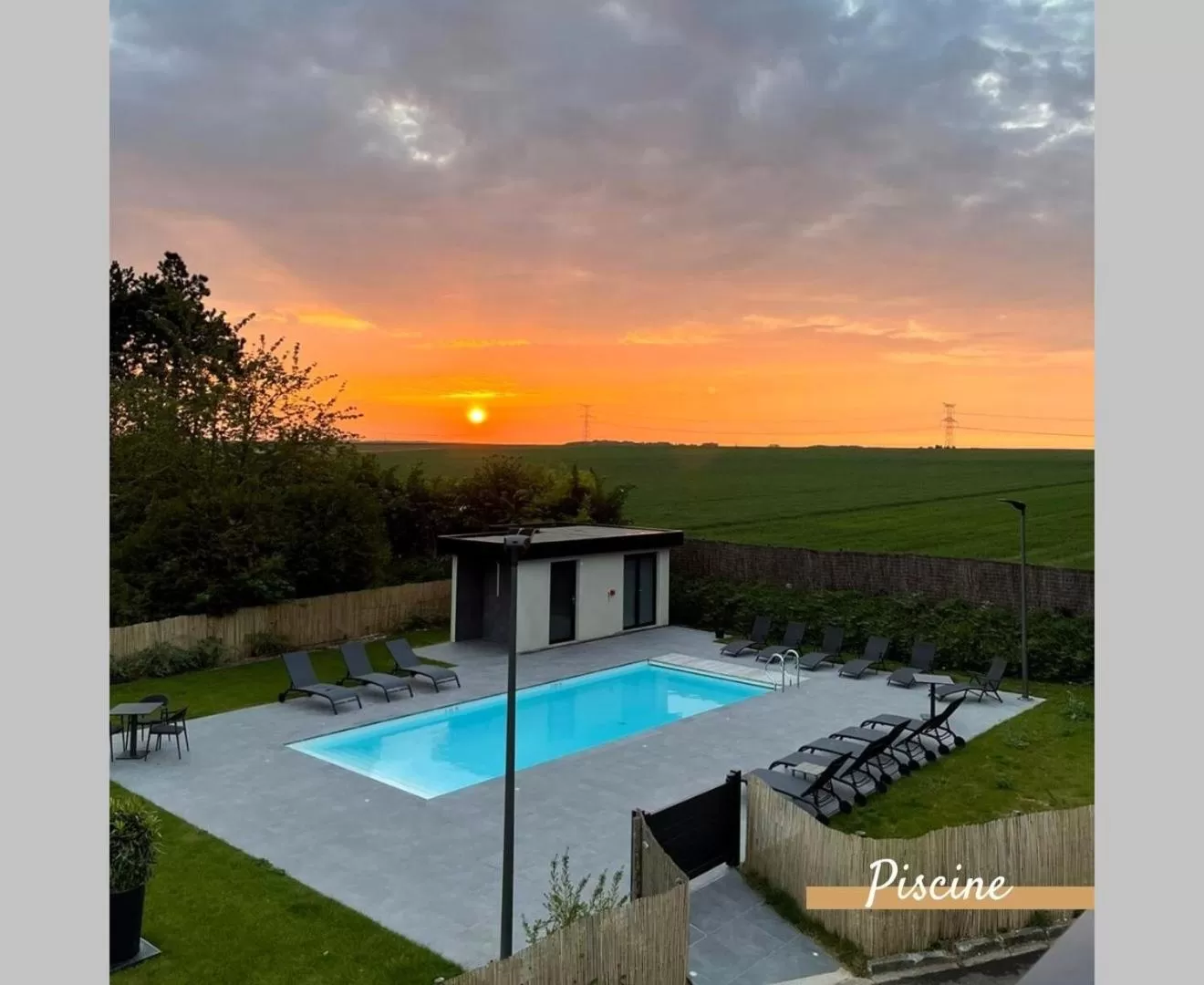 Swimming pool in Best Western L'Aquarium Arras Nord