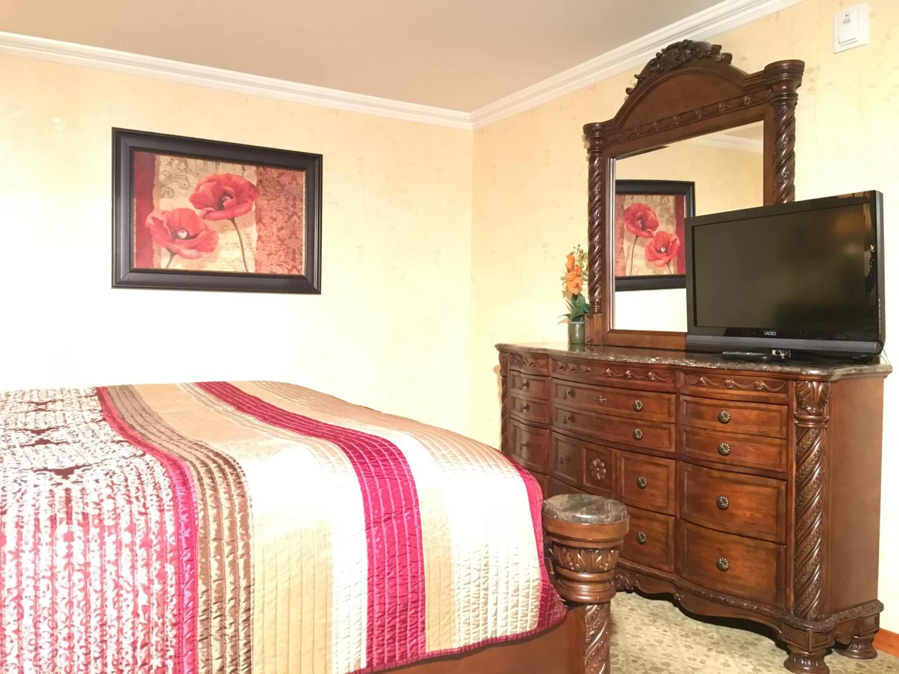 Bed in Acorn Motor Inn