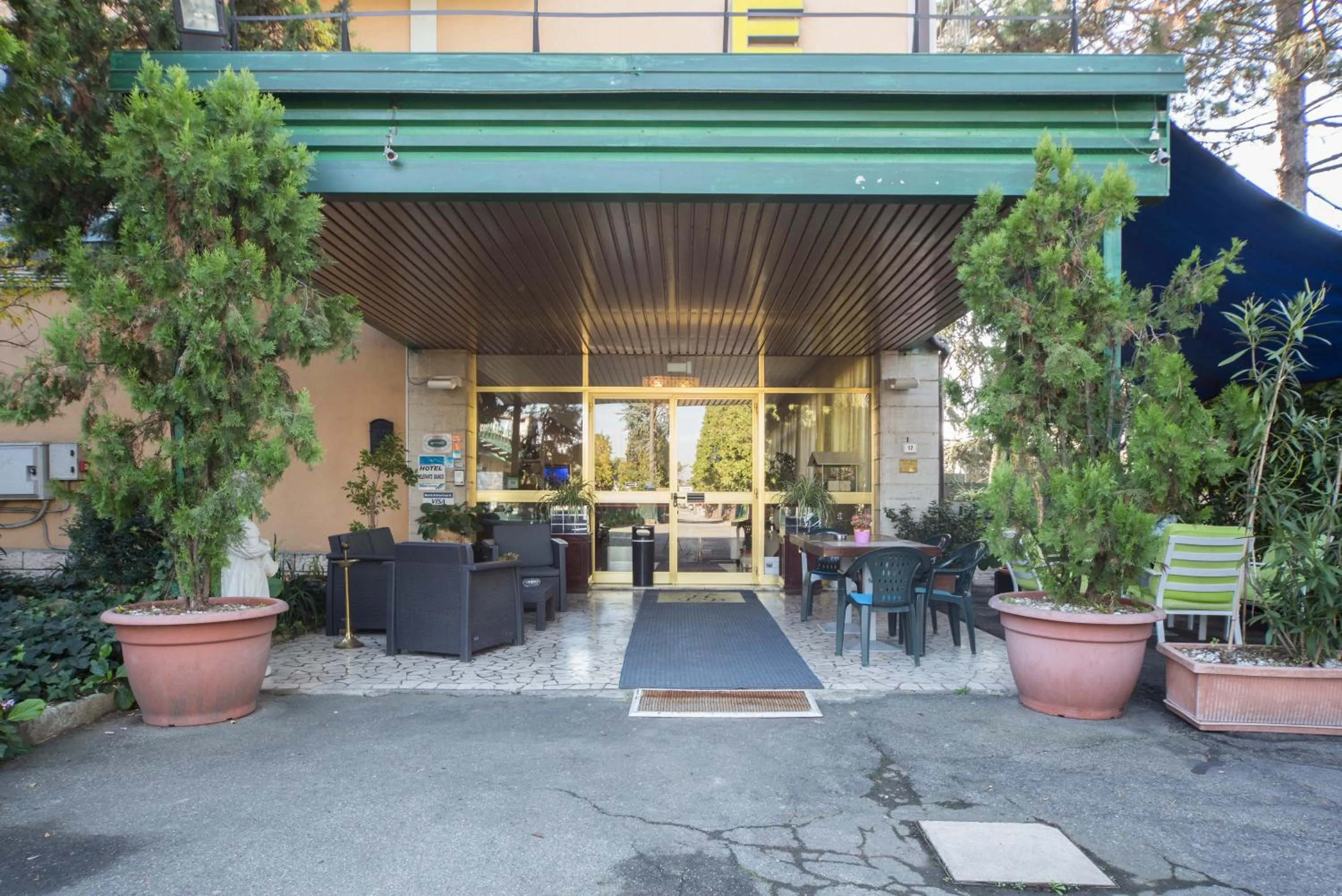 Property building in Hotel Elefante Bianco