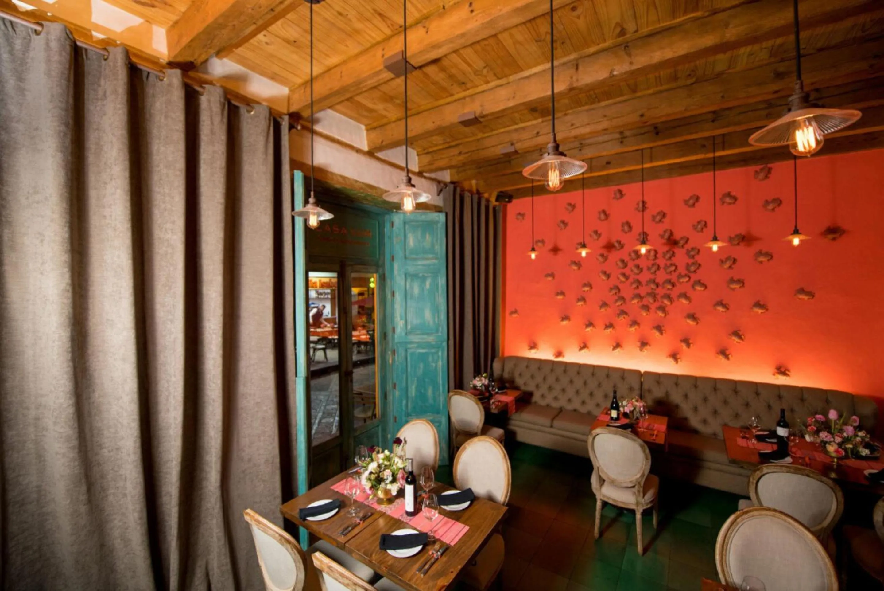 Restaurant/places to eat in Casa Lum