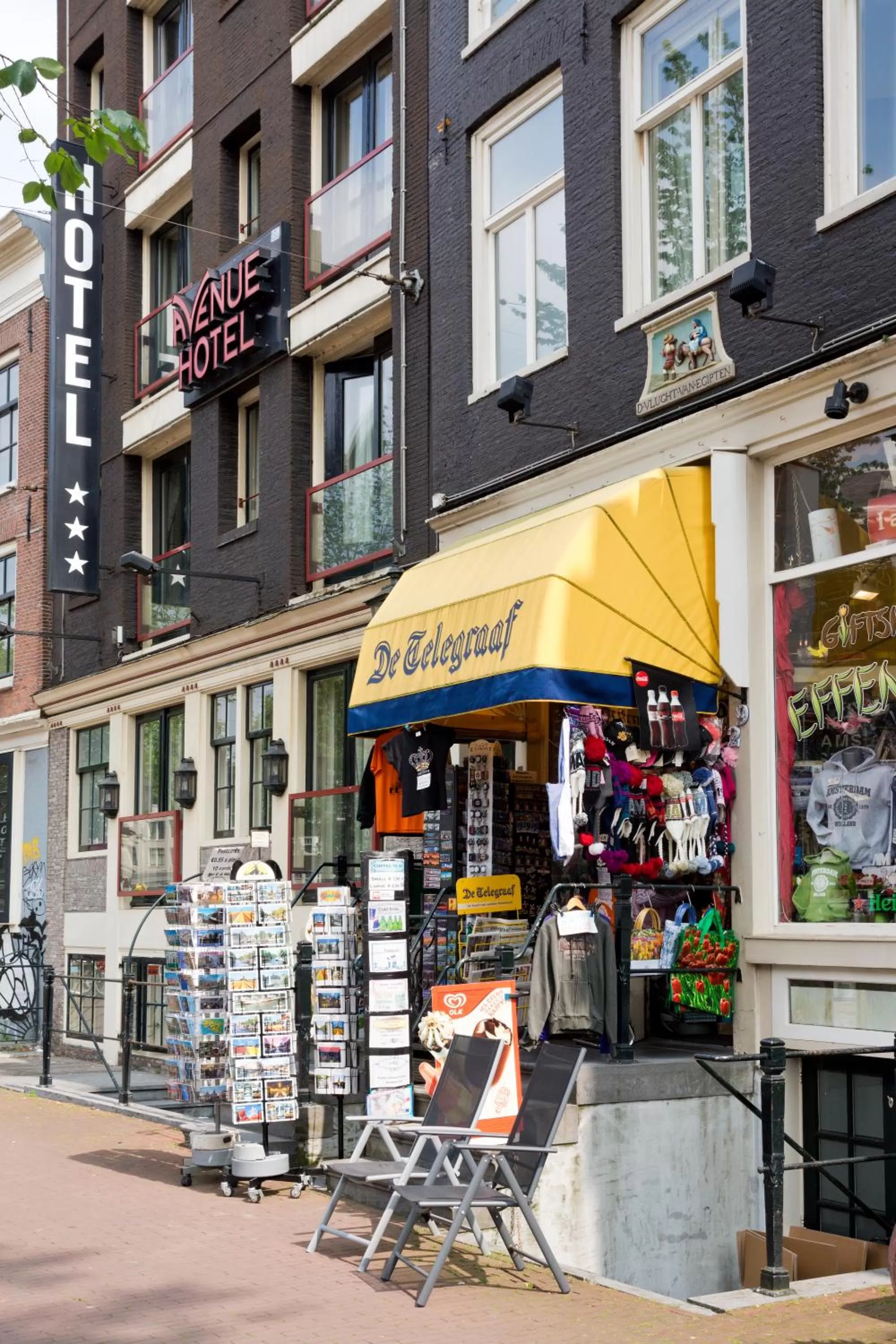 Facade/entrance in Avenue Hotel