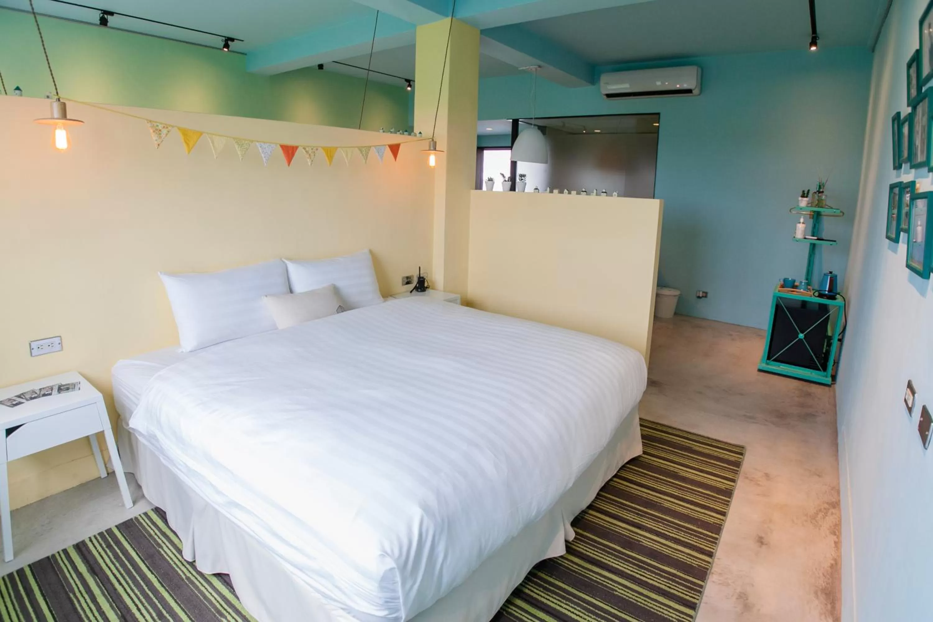 bunk bed, Room Photo in The Leaf Inn