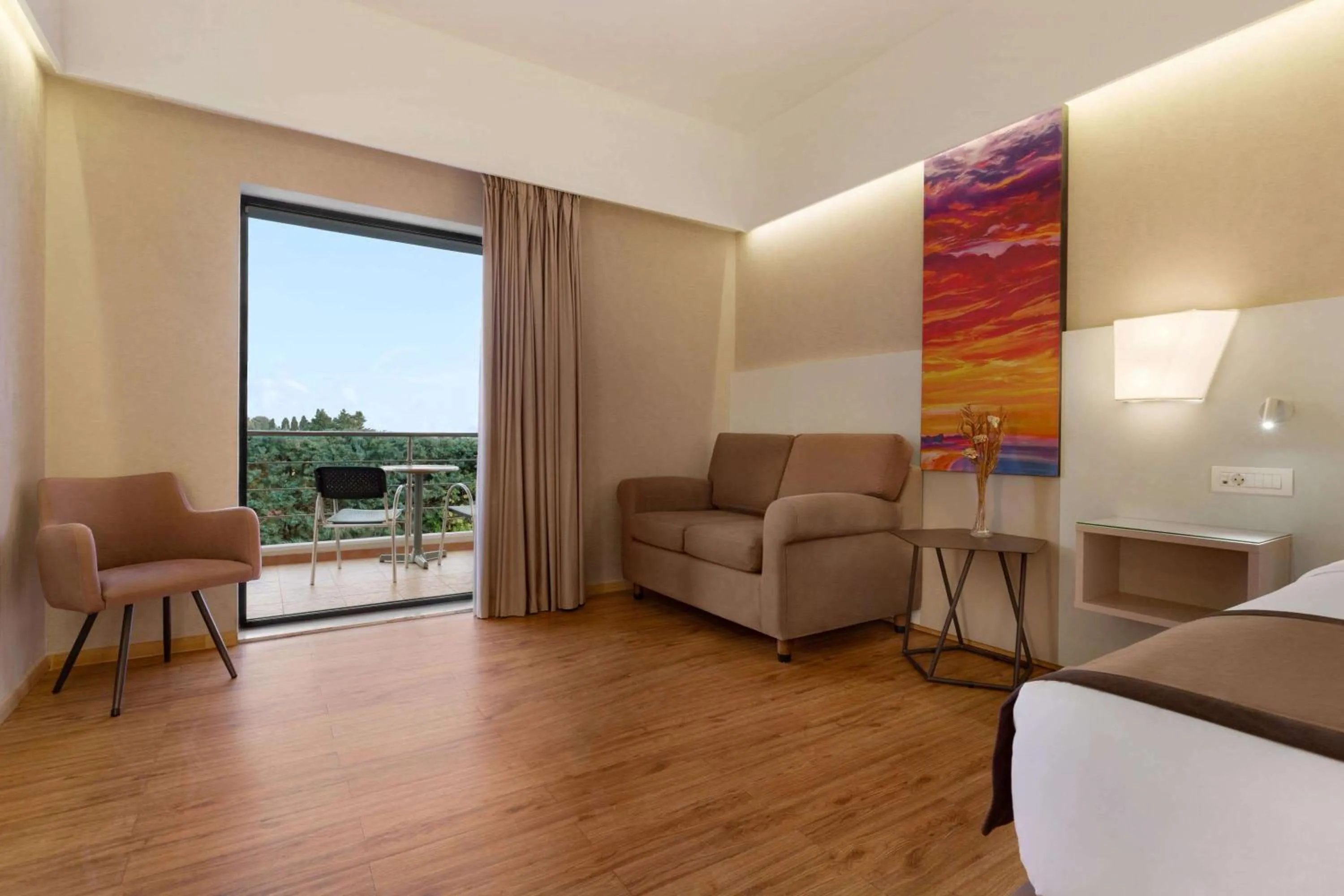 Photo of the whole room in Ramada Plaza by Wyndham Thraki