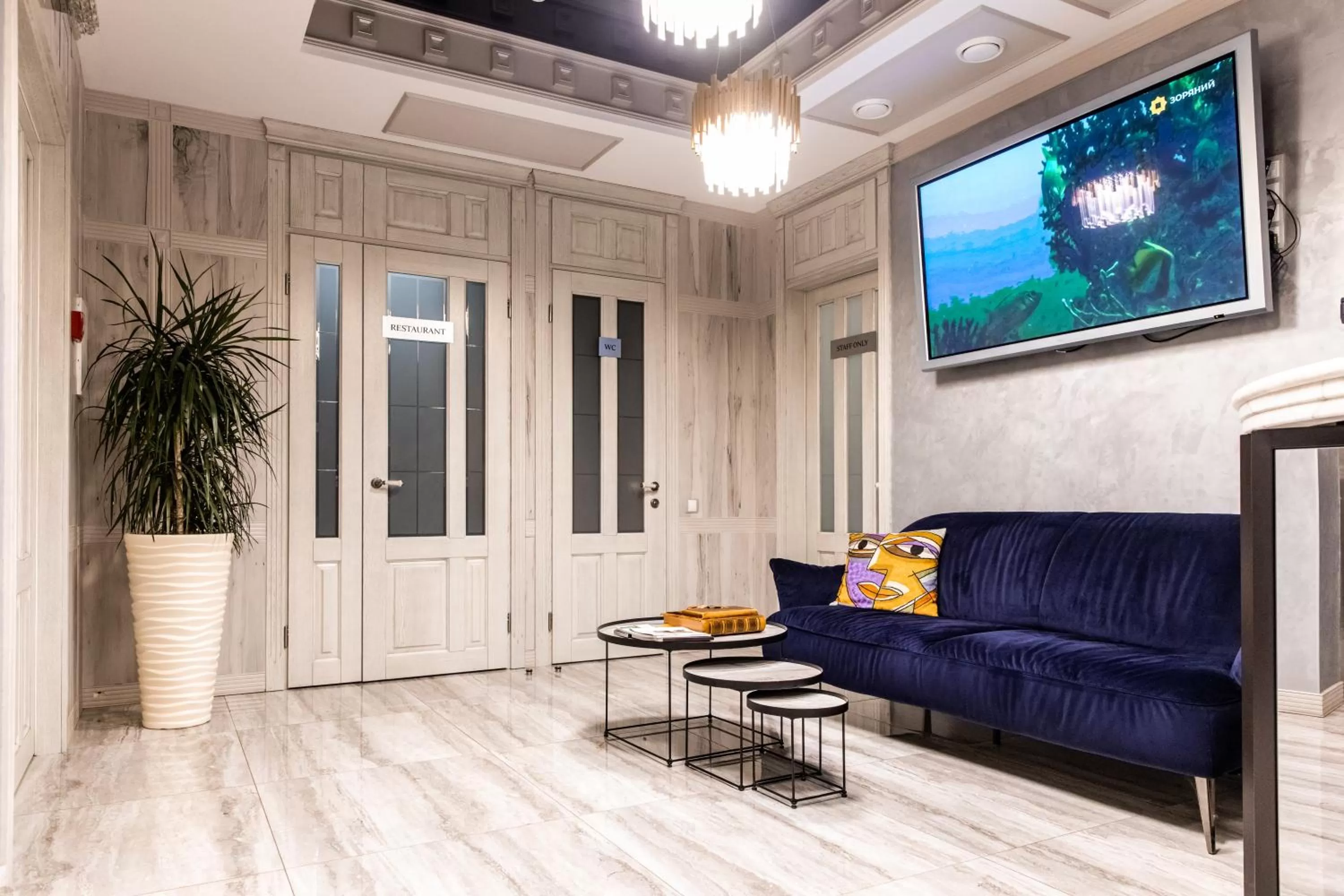 Facade/entrance in Hotel "Mandarin Clubhouse"