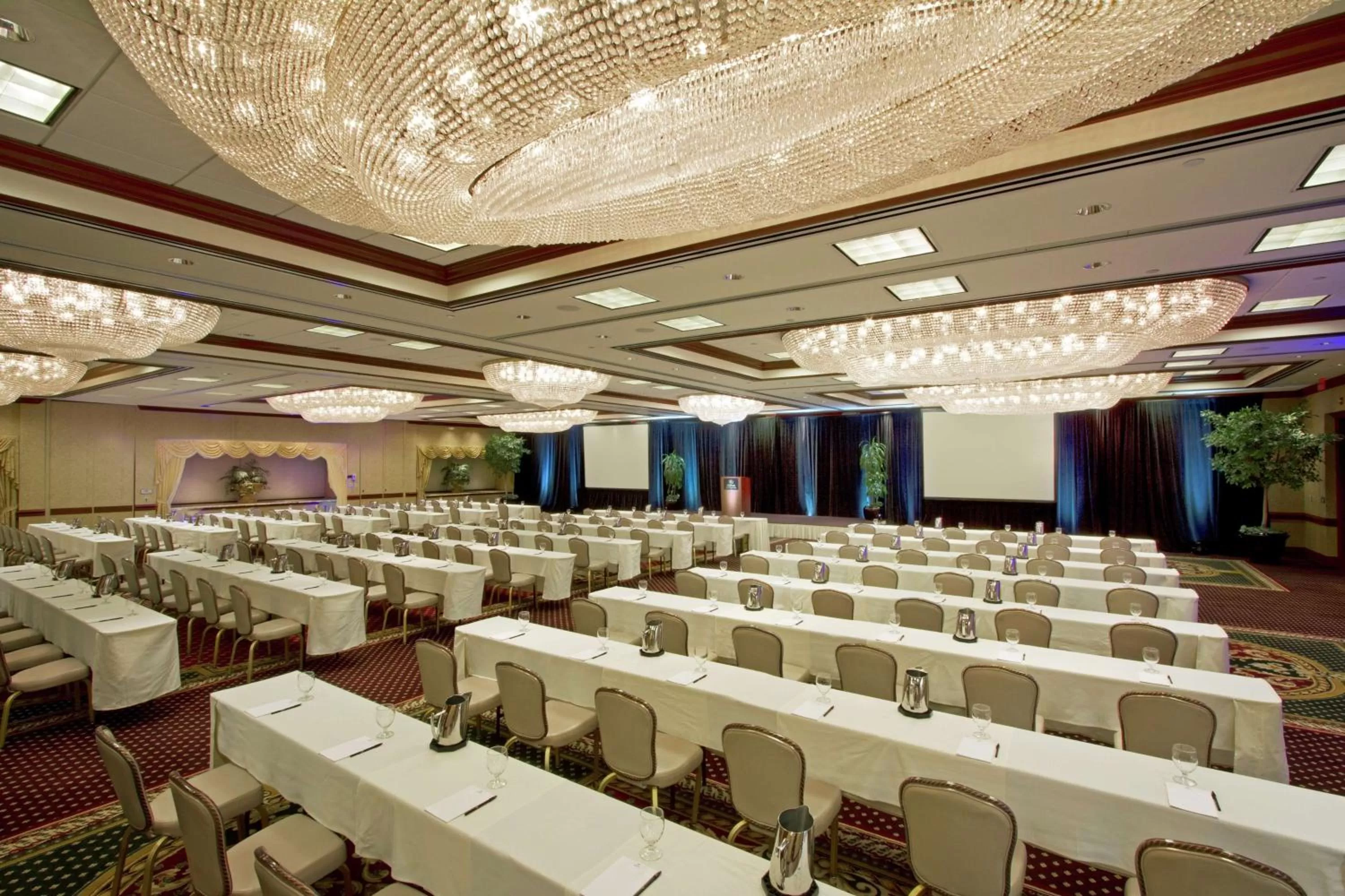 Meeting/conference room in DoubleTree by Hilton Lisle Naperville