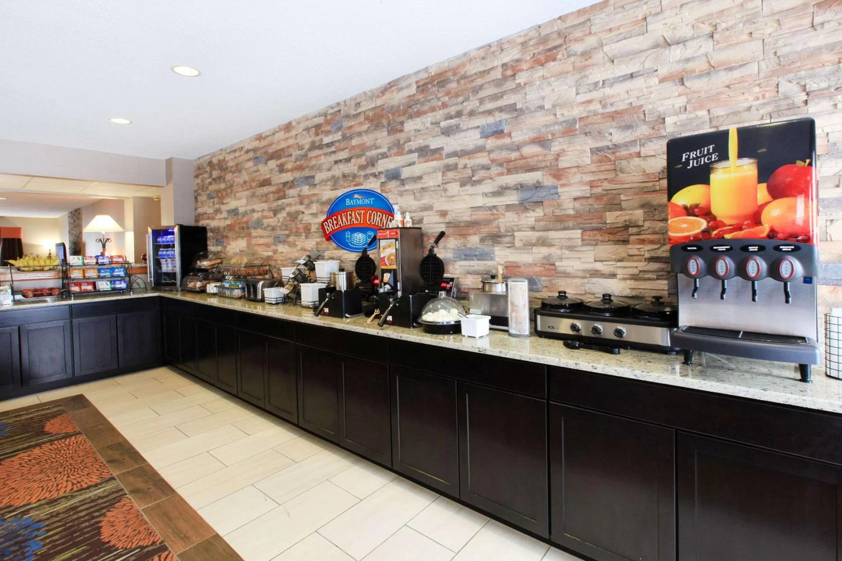 Restaurant/places to eat in Baymont by Wyndham Auburn