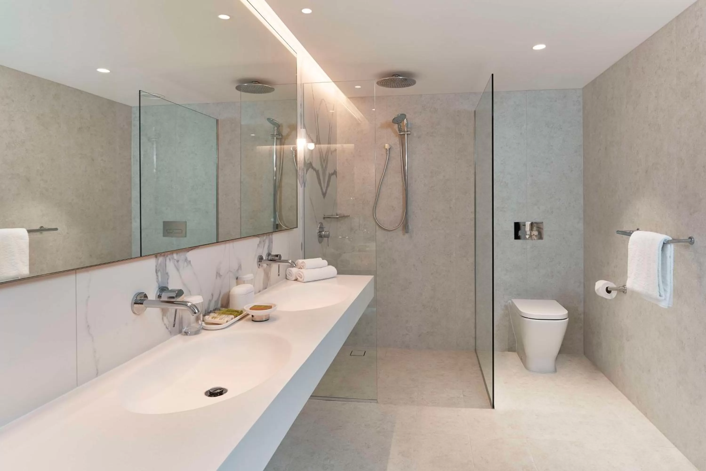 Shower in Parmelia Hilton Perth