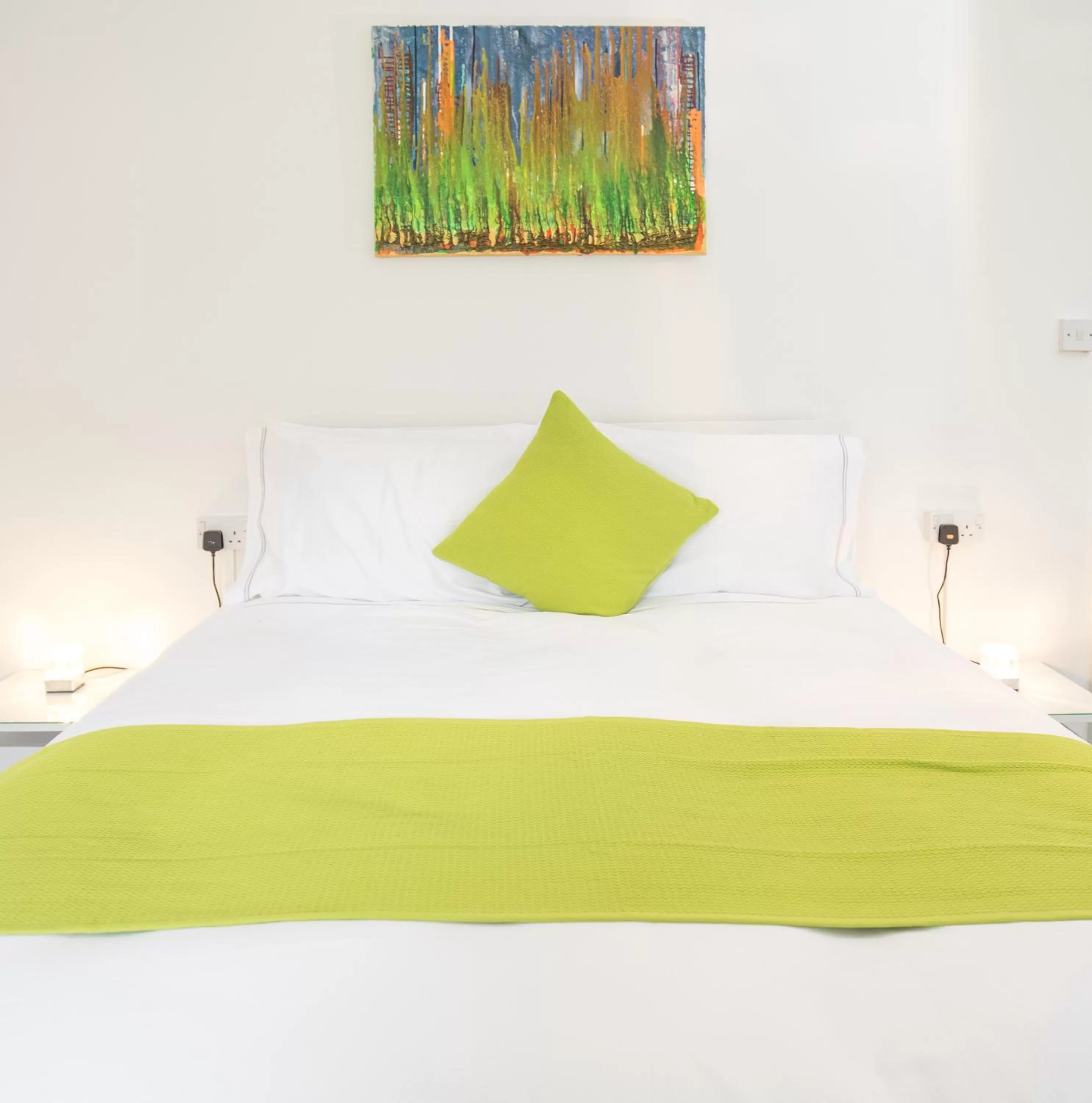 Bedroom in The Tiger Inn