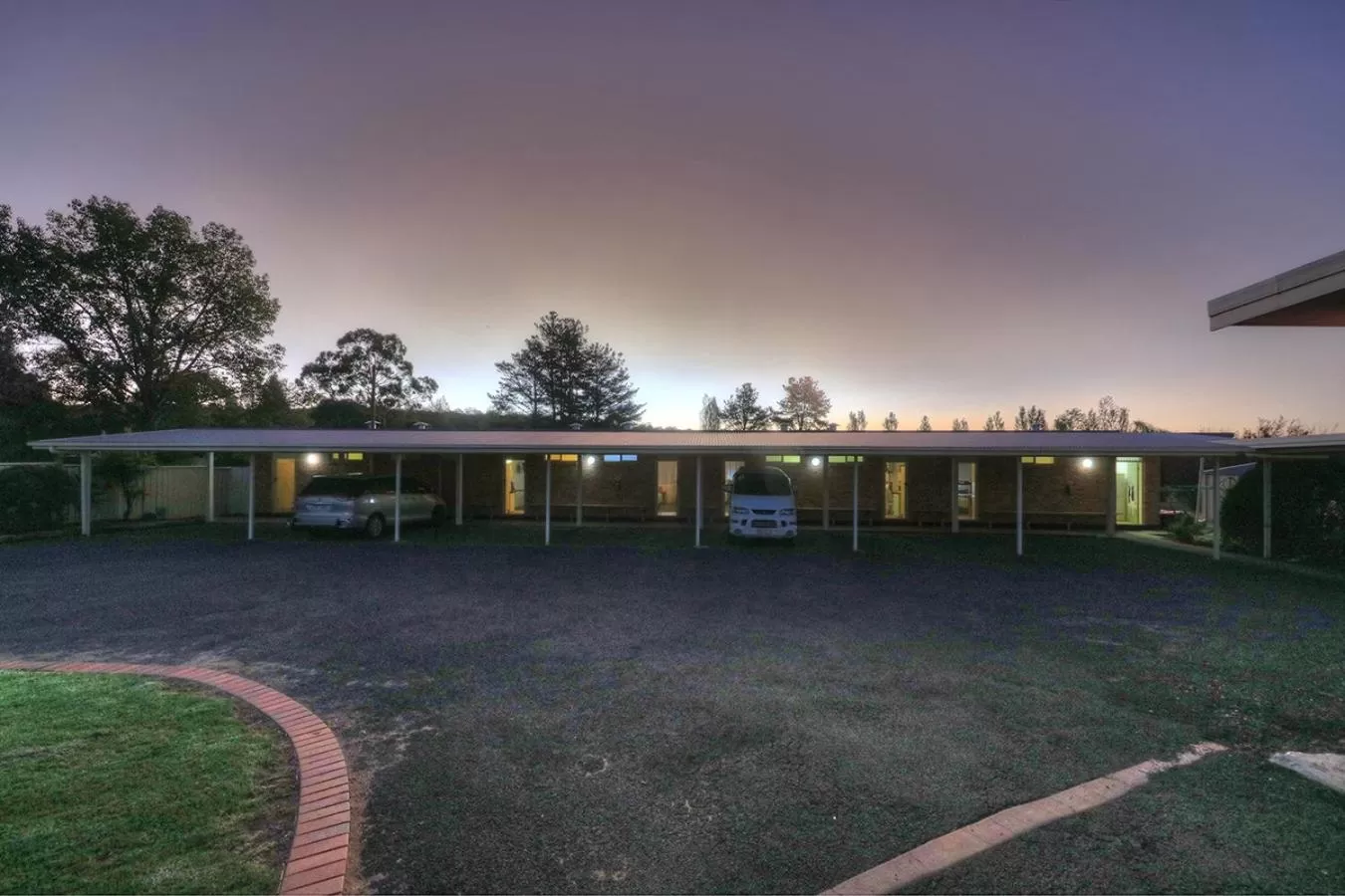 Property building in Glen Innes Motel