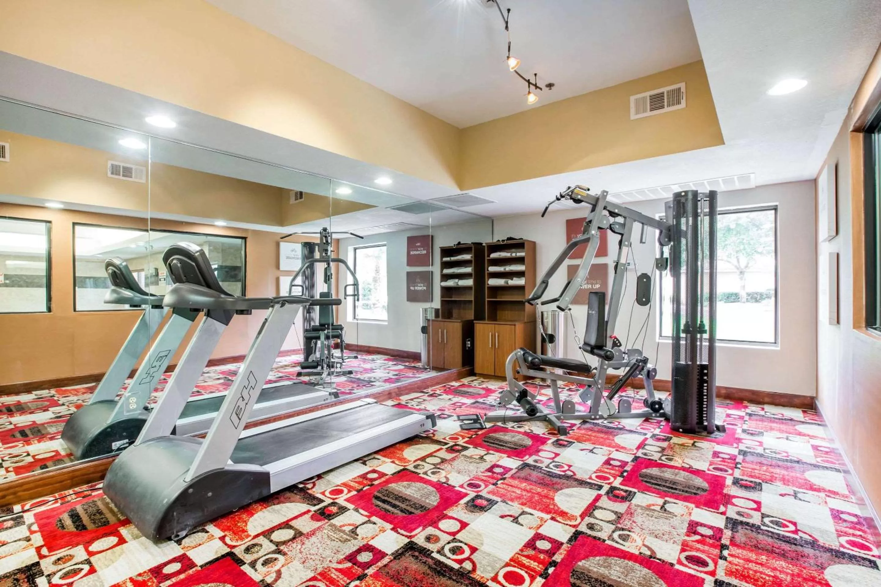 Fitness centre/facilities in Comfort Suites Golden Isles Gateway