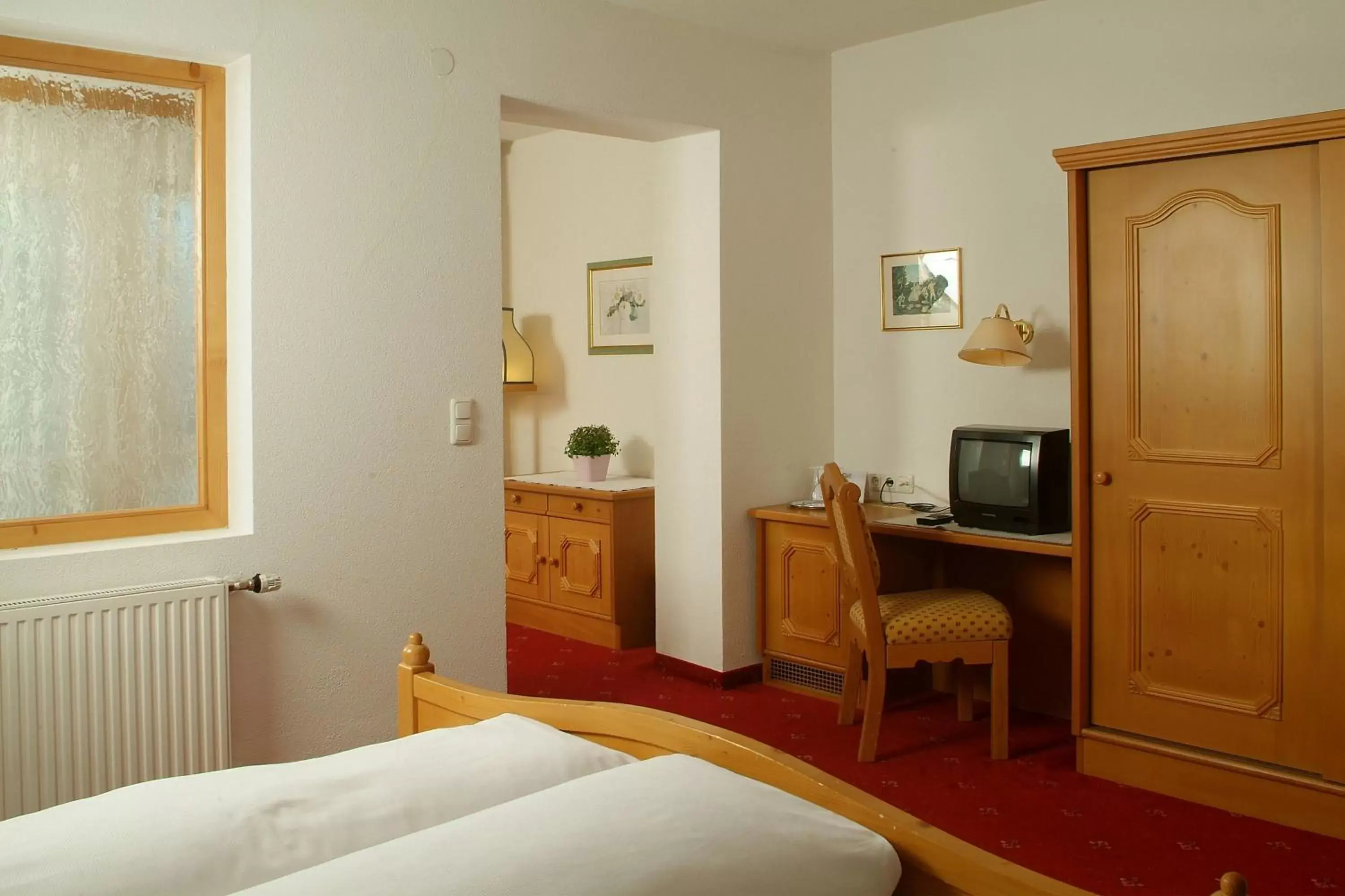 Double Room Single Use in Hotel-Garni Stern - bed & breakfast & more Double Room Single Use in Hotel-Garni Stern - bed & breakfast & more