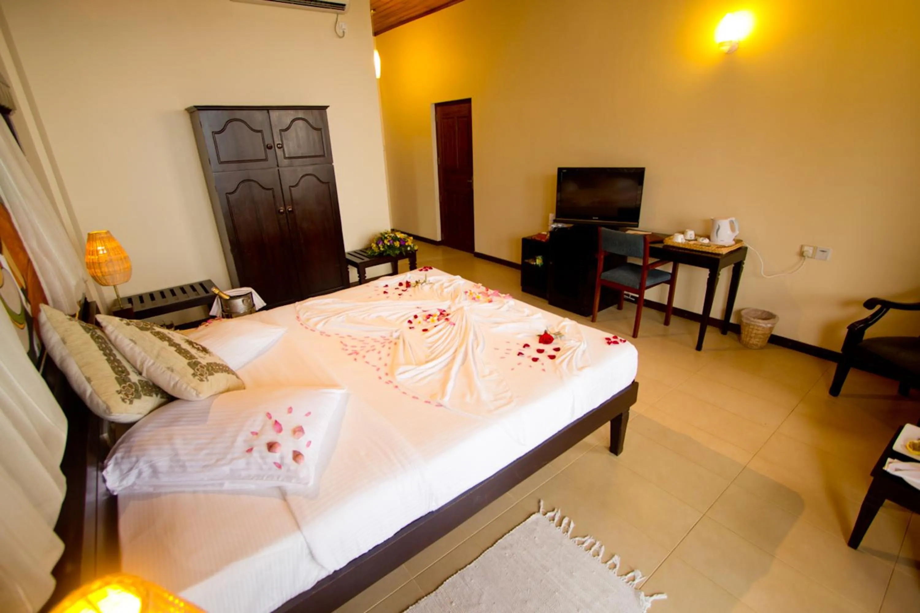 Photo of the whole room in Randholee Resort & Spa