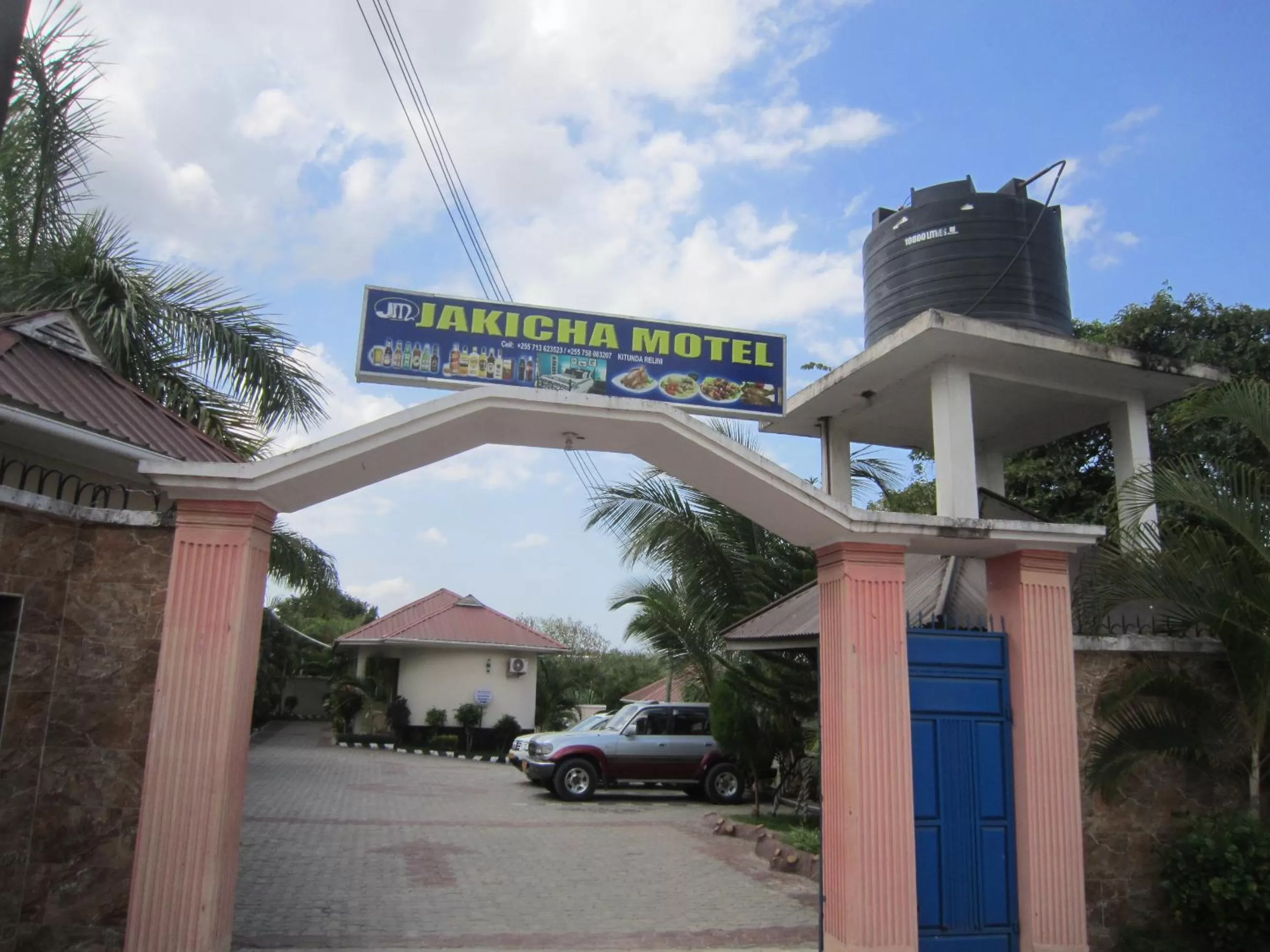 Facade/entrance in Jakicha Motel