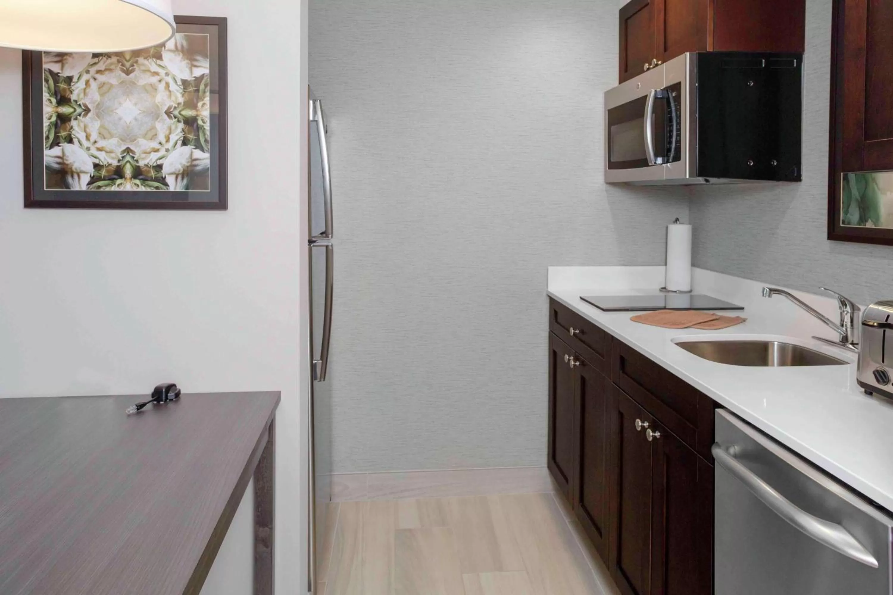 Kitchen or kitchenette in Homewood Suites By Hilton Lansing Eastwood