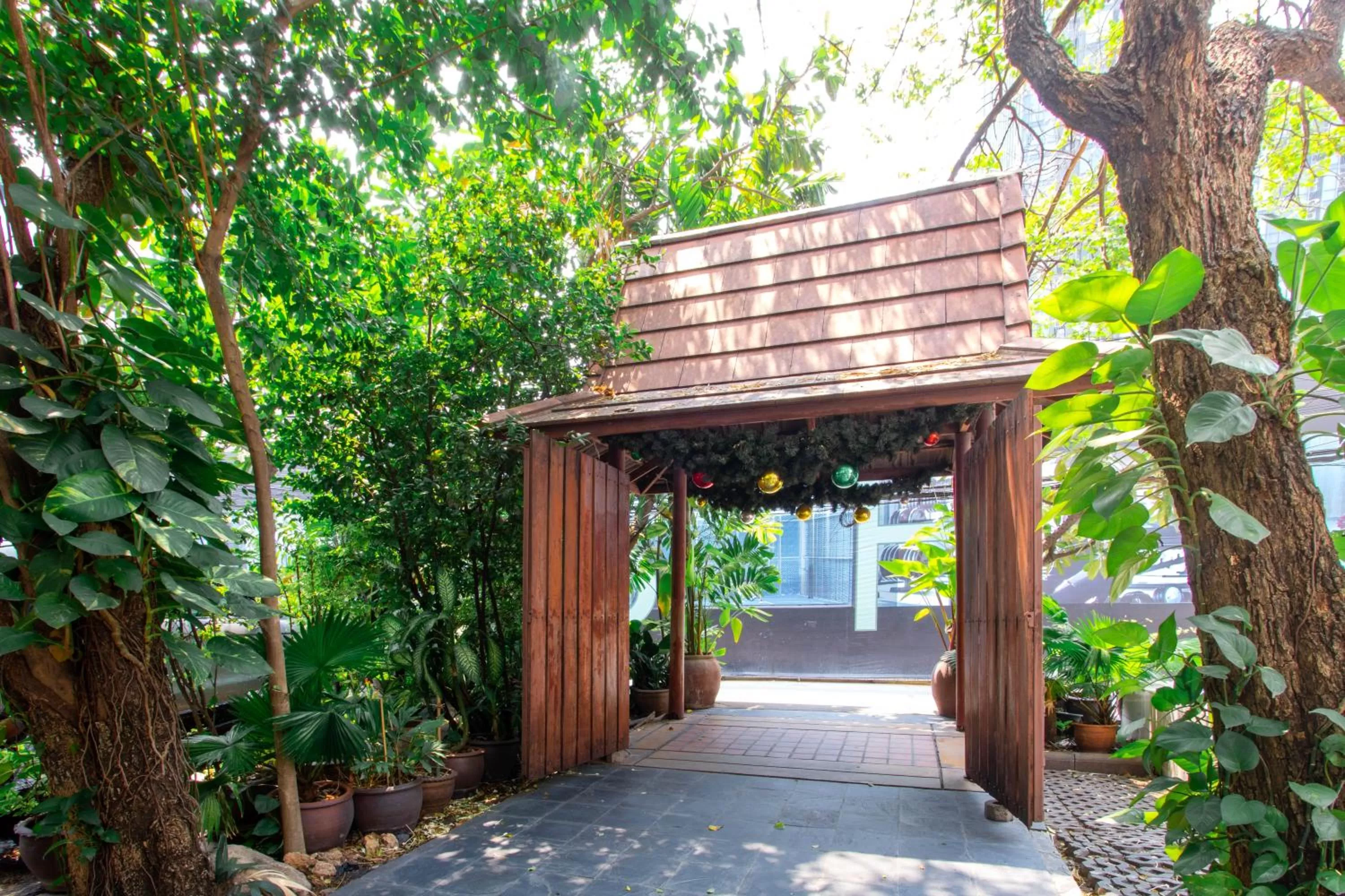 Facade/entrance in The Residence Rajtaevee Hotel