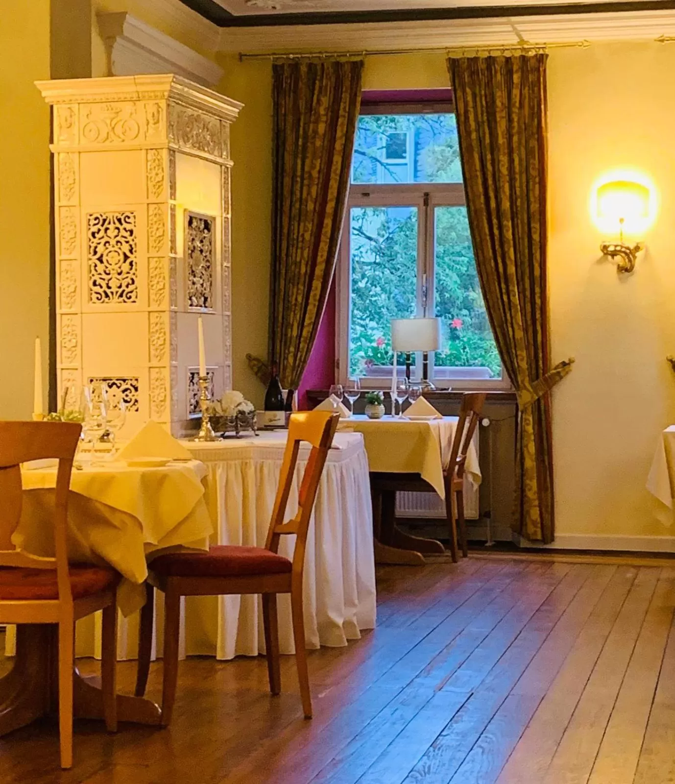 Restaurant/Places to Eat in Hotel Villa Keller