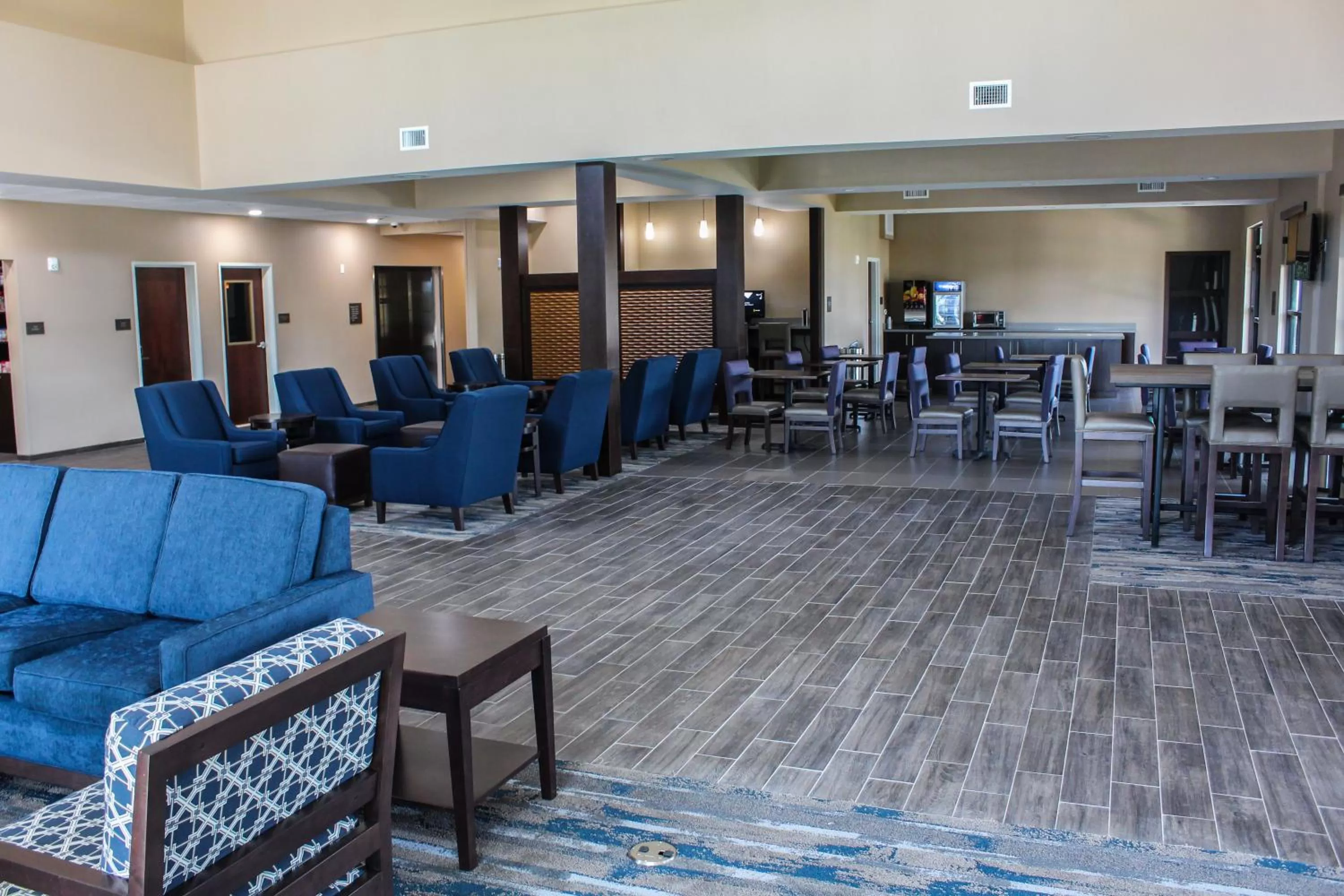 Lobby or reception in Comfort Suites - South Austin