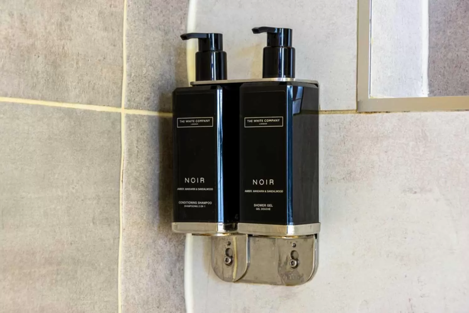 Bathroom in Roomzzz Chester City