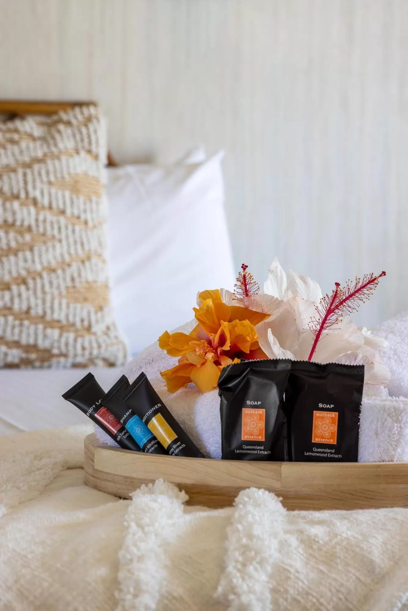 Bed in South Pacific Palms Motor Inn