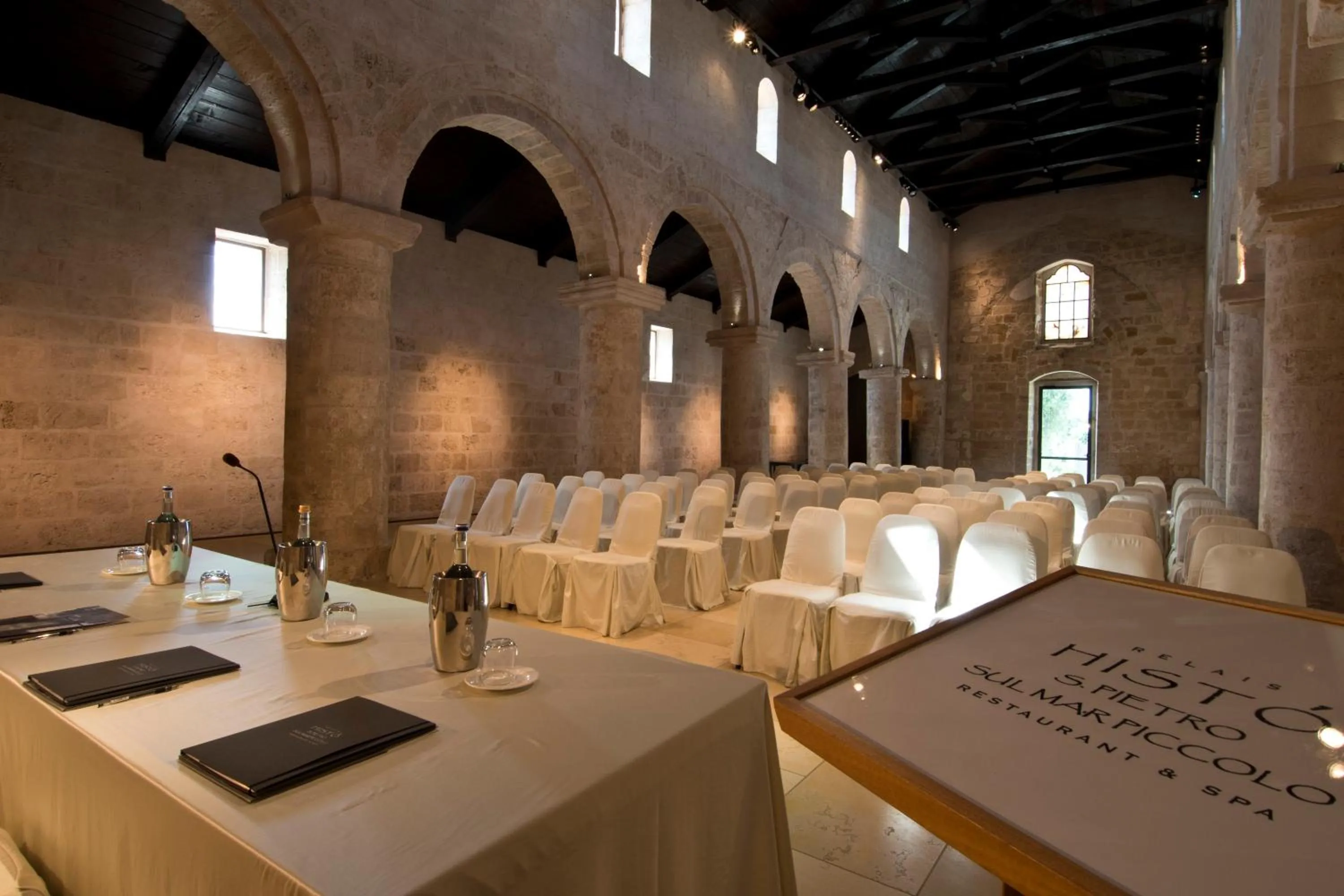 Meeting/conference room in Relais Histò San Pietro Sul Mar Piccolo