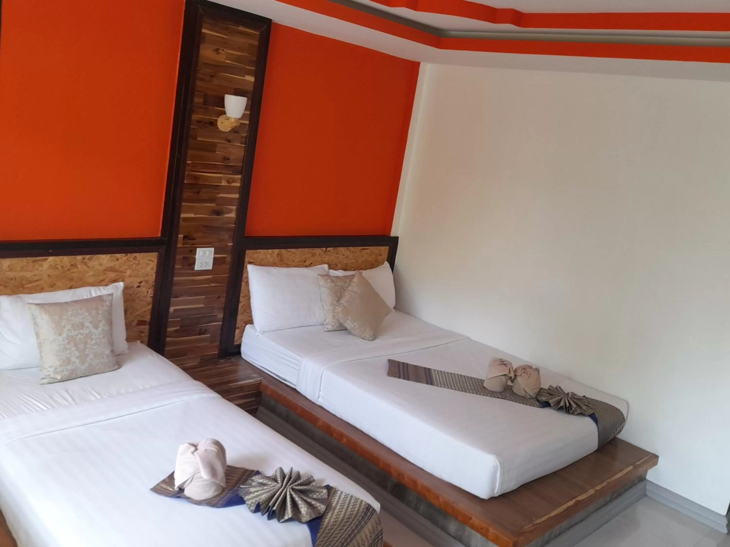 Bed in Lanta Emerald Bungalow