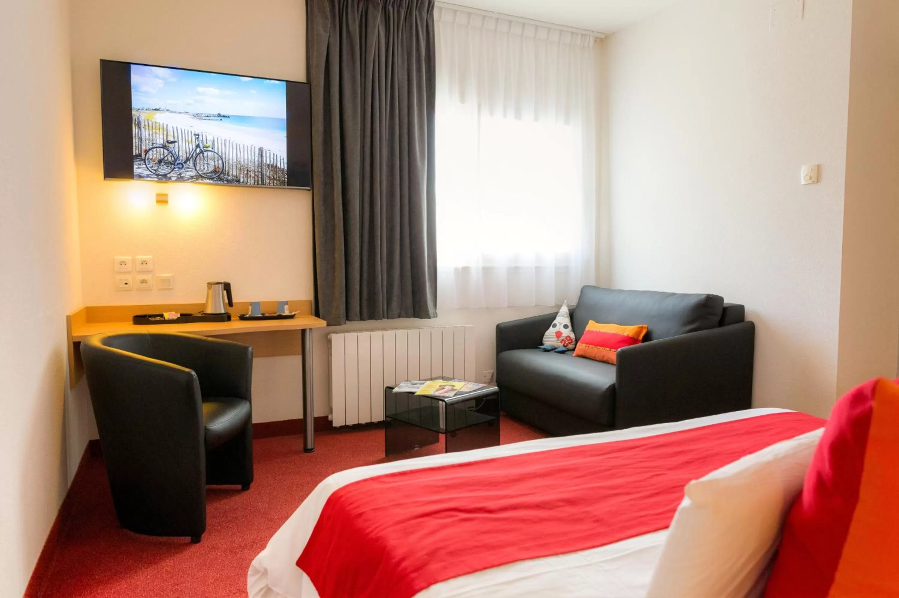 Bed in Kyriad Quimper - Pont-l'Abbé