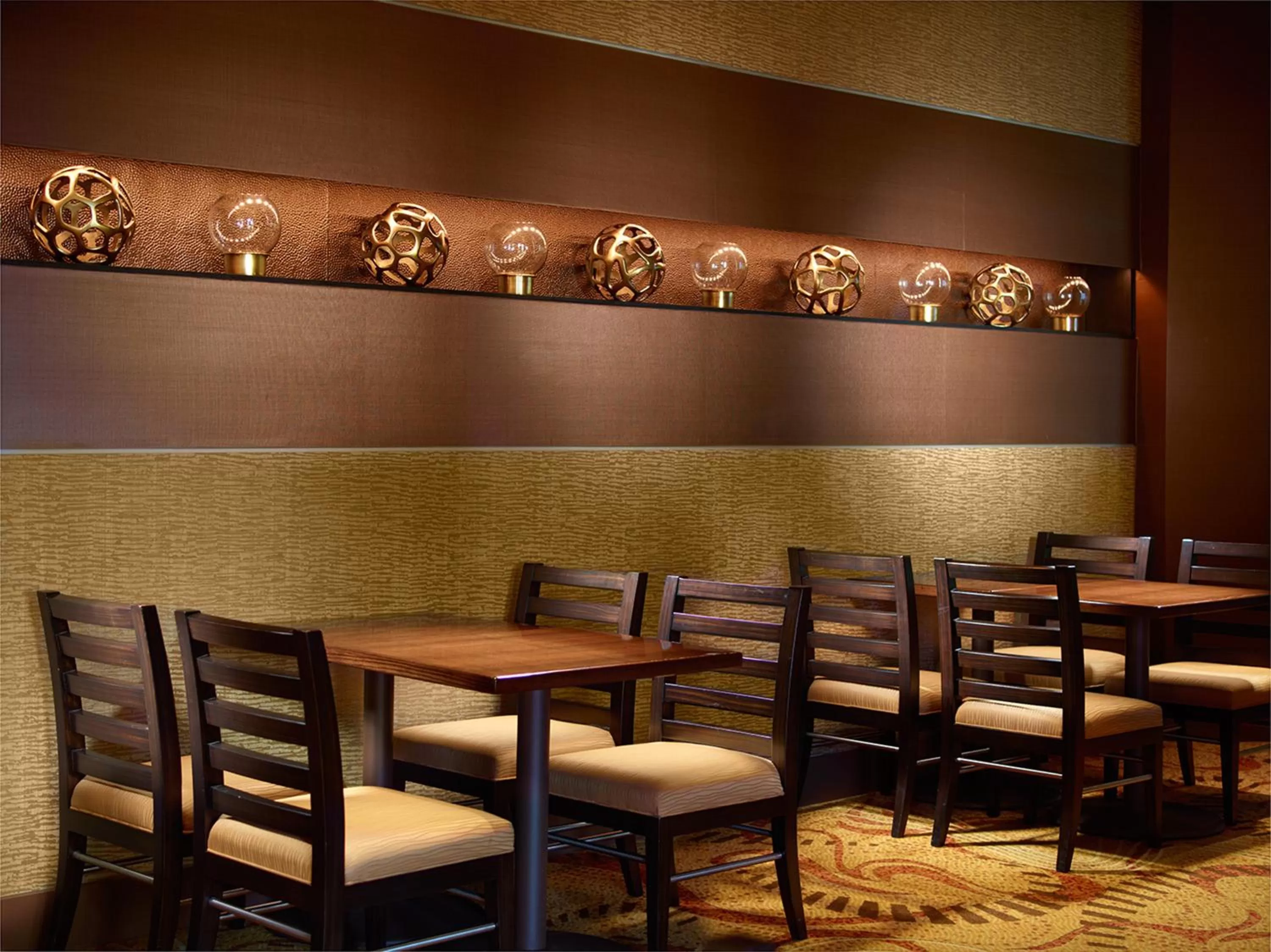 Restaurant/places to eat in Sonesta Nashville Airport